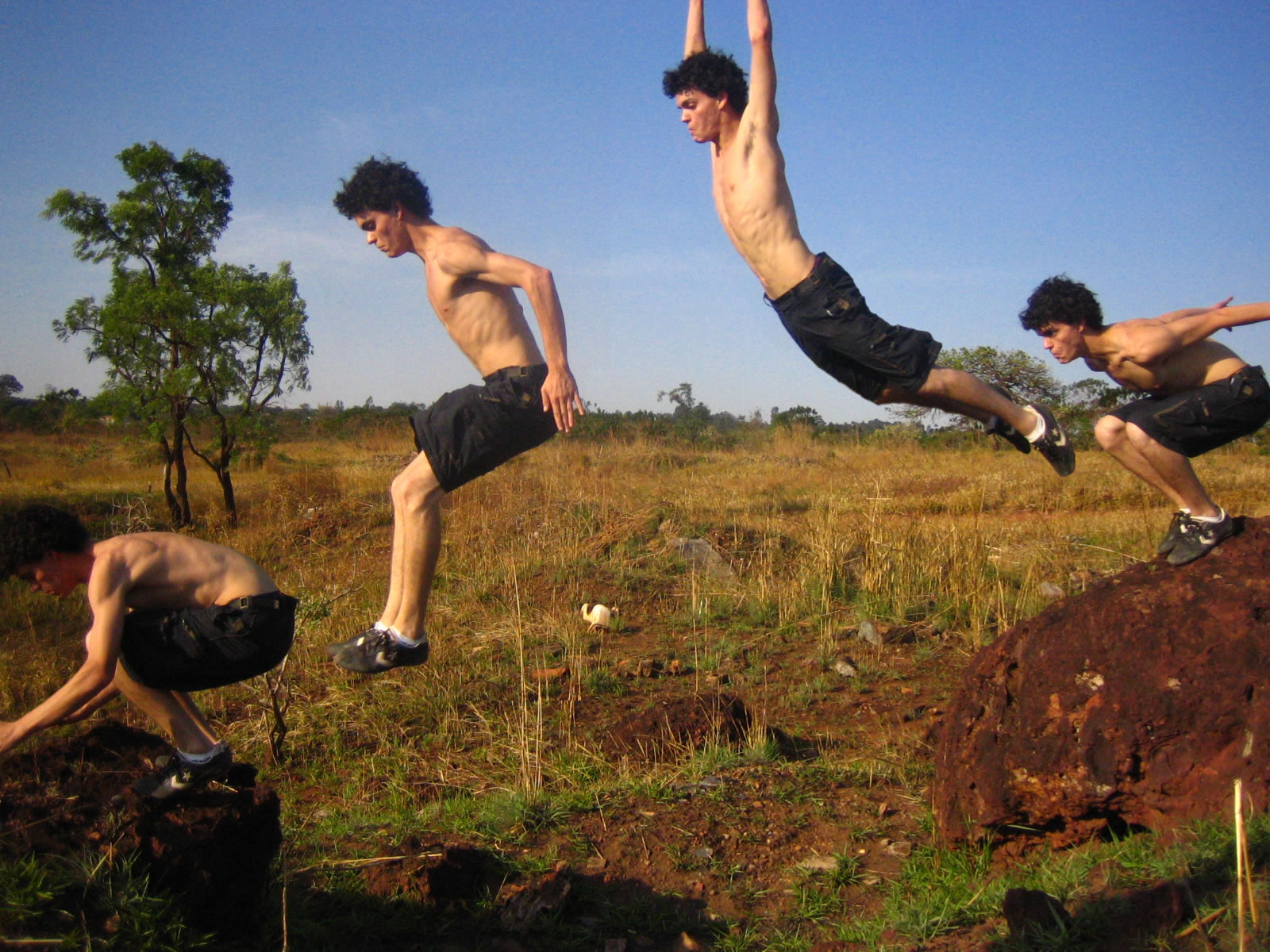 Prática do esporte Parkour<a style='float:right;color:#ccc' href='https://www3.al.sp.gov.br/repositorio/noticia/N-04-2023/fg297942.jpg' target=_blank><i class='bi bi-zoom-in'></i> Clique para ver a imagem </a>