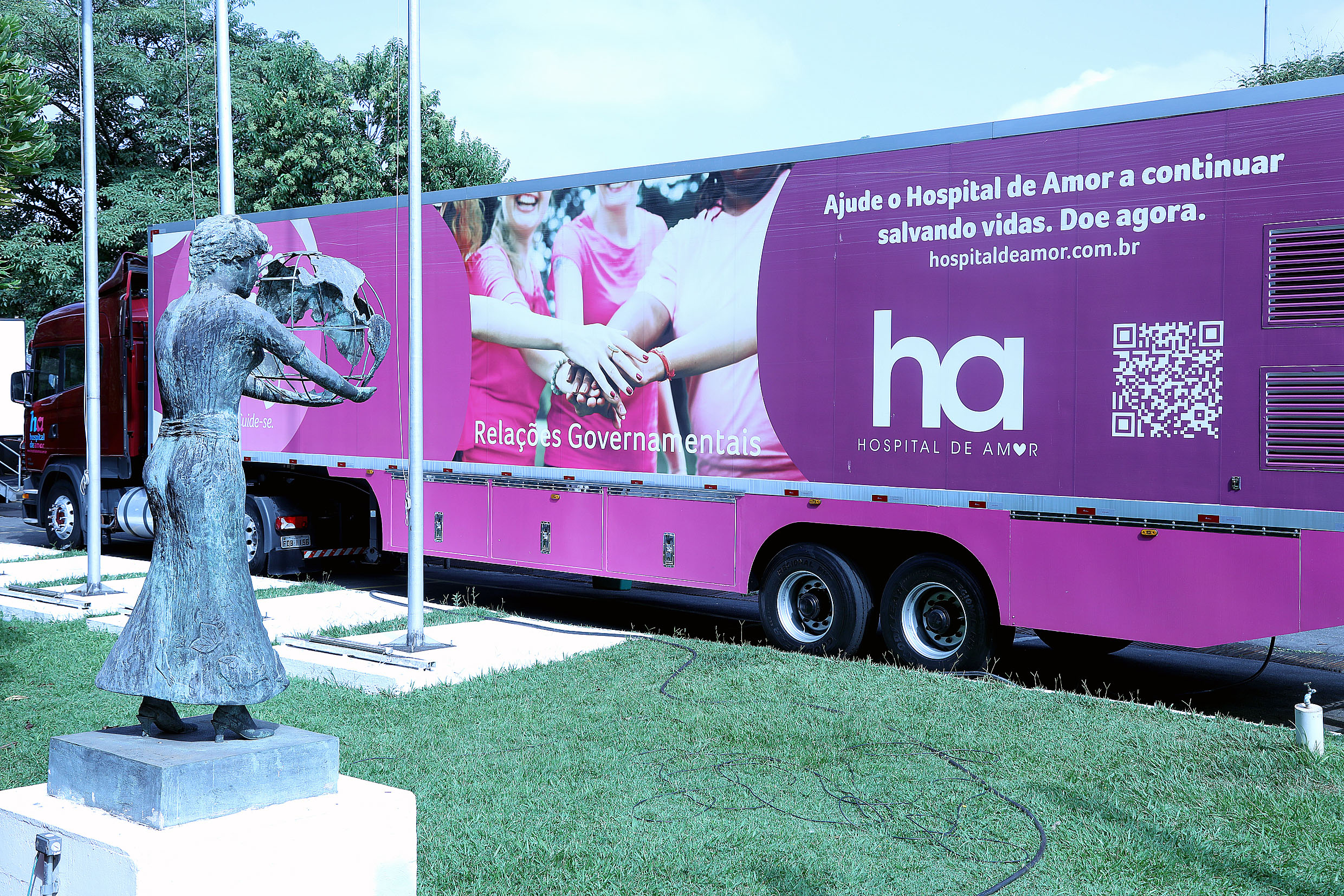 Carreta do Hospital de Amor <a style='float:right;color:#ccc' href='https://www3.al.sp.gov.br/repositorio/noticia/N-04-2023/fg298342.jpg' target=_blank><i class='bi bi-zoom-in'></i> Clique para ver a imagem </a>