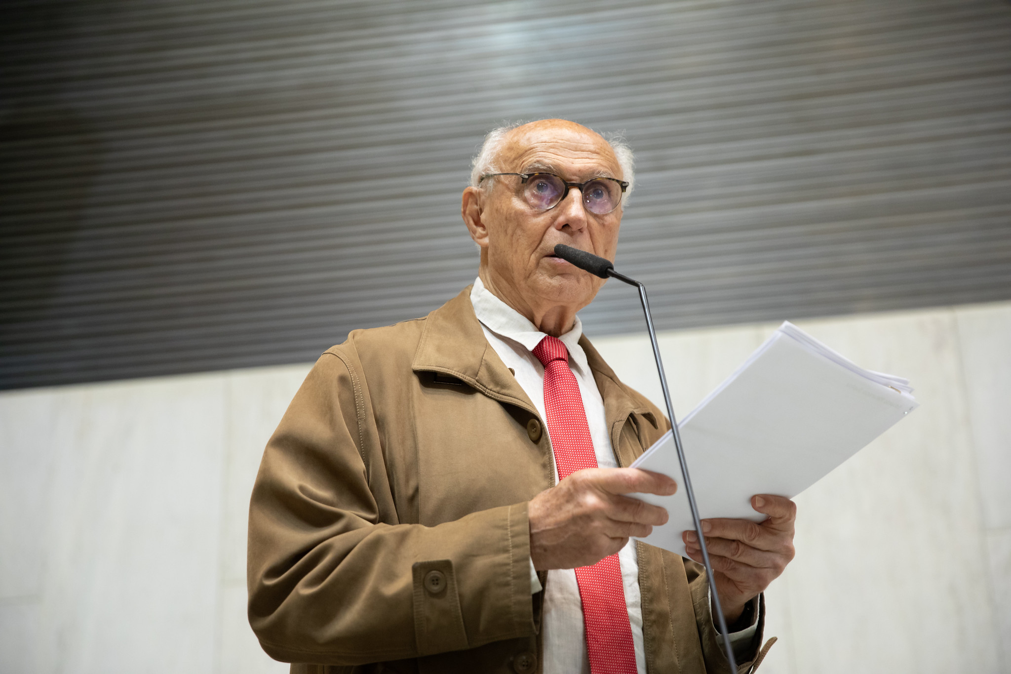 Deputado Eduardo Suplicy<a style='float:right;color:#ccc' href='https://www3.al.sp.gov.br/repositorio/noticia/N-04-2023/fg298659.jpg' target=_blank><i class='bi bi-zoom-in'></i> Clique para ver a imagem </a>