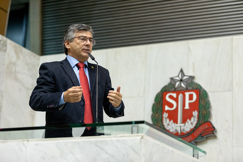 Deputado Simo Pedro<a style='float:right;color:#ccc' href='https://www3.al.sp.gov.br/repositorio/noticia/N-04-2023/fg298995.jpg' target=_blank><i class='bi bi-zoom-in'></i> Clique para ver a imagem </a>