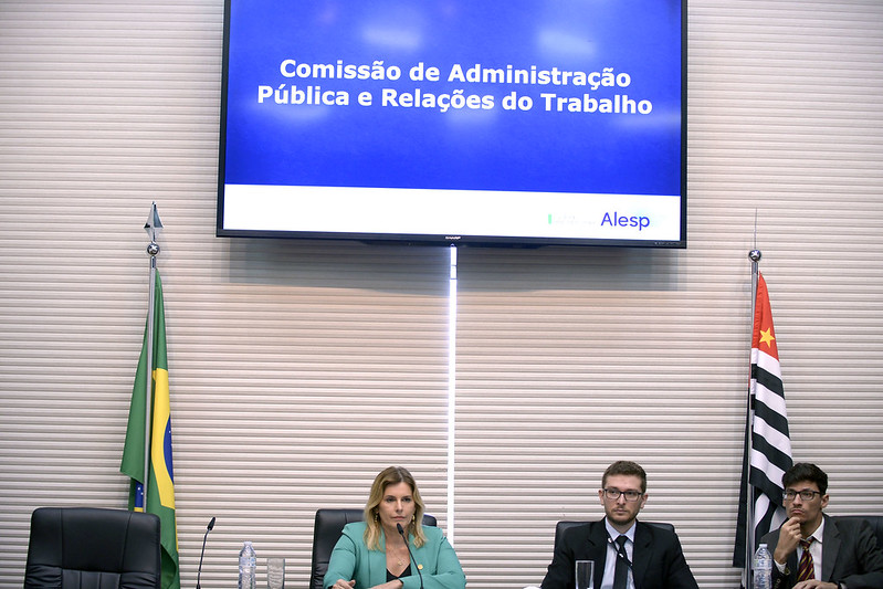 CAPRT- Administração Pública<a style='float:right;color:#ccc' href='https://www3.al.sp.gov.br/repositorio/noticia/N-04-2023/fg299004.jpg' target=_blank><i class='bi bi-zoom-in'></i> Clique para ver a imagem </a>