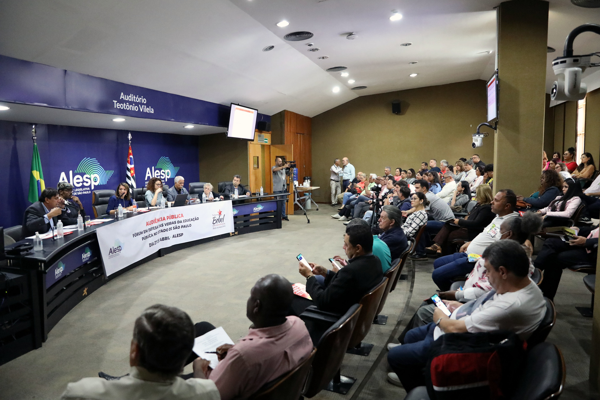 Audincia pblica debate verbas da educao em SP<a style='float:right' href='https://www3.al.sp.gov.br/repositorio/noticia/N-04-2023/fg299581.jpg' target=_blank><img src='/_img/material-file-download-white.png' width='14px' alt='Clique para baixar a imagem'></a>