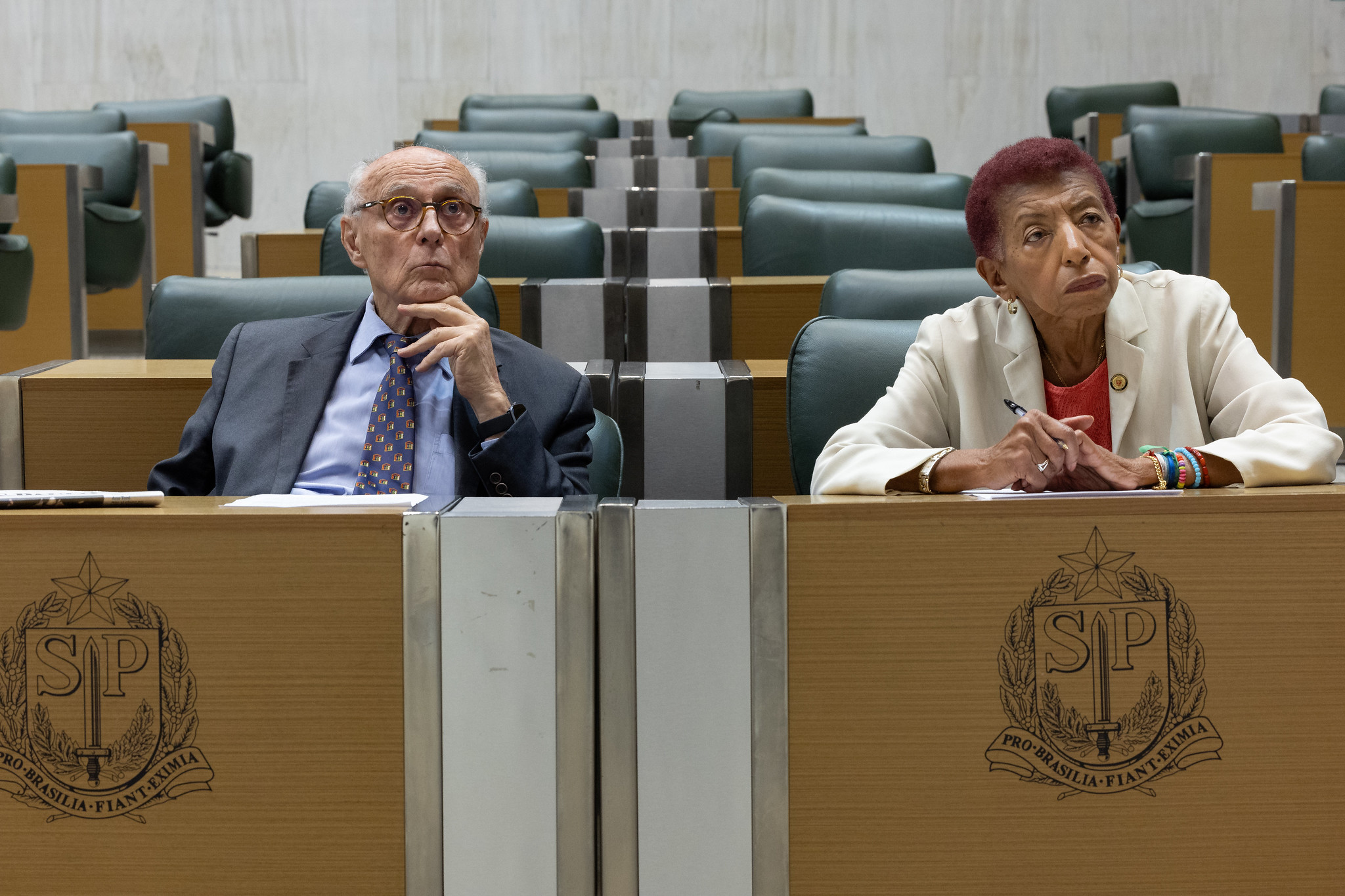 35 Sesso Ordinria - Suplicy e Leci Brando<a style='float:right;color:#ccc' href='https://www3.al.sp.gov.br/repositorio/noticia/N-04-2024/fg321599.jpg' target=_blank><i class='bi bi-zoom-in'></i> Clique para ver a imagem </a>