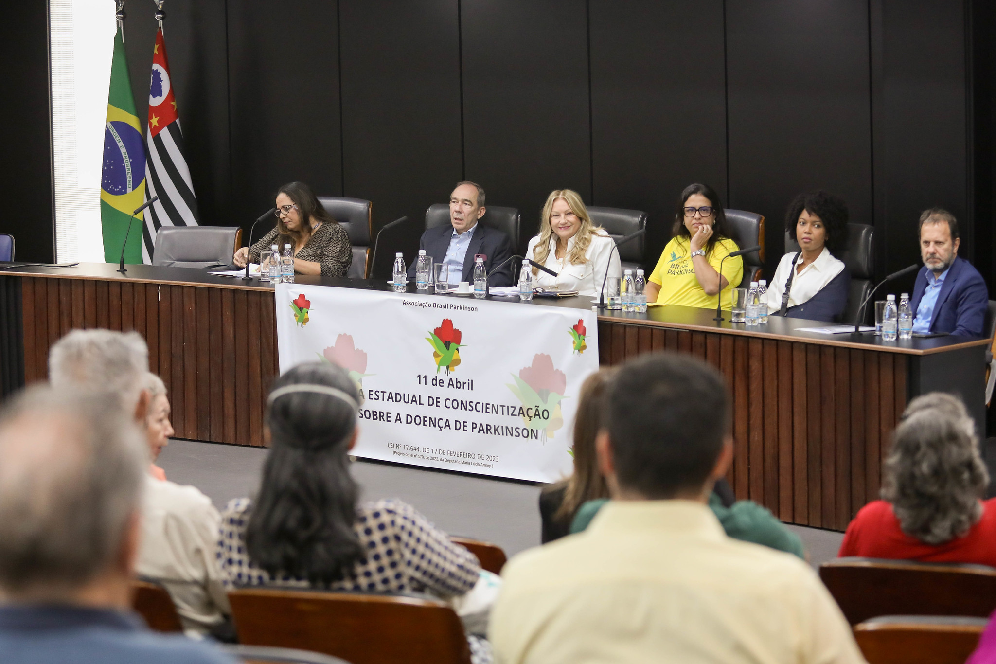 Evento recordou conscientizao sobre Parkinson<a style='float:right;color:#ccc' href='https://www3.al.sp.gov.br/repositorio/noticia/N-04-2024/fg321764.jpg' target=_blank><i class='bi bi-zoom-in'></i> Clique para ver a imagem </a>