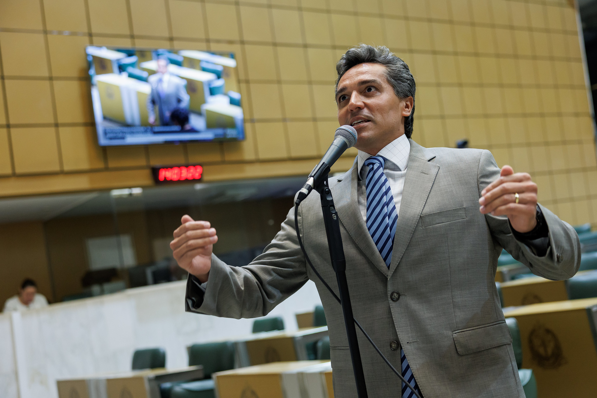 Dep. Paulo Mansur: criminalizao das drogas<a style='float:right;color:#ccc' href='https://www3.al.sp.gov.br/repositorio/noticia/N-04-2025/fg342581.jpg' target=_blank><i class='bi bi-zoom-in'></i> Clique para ver a imagem </a>