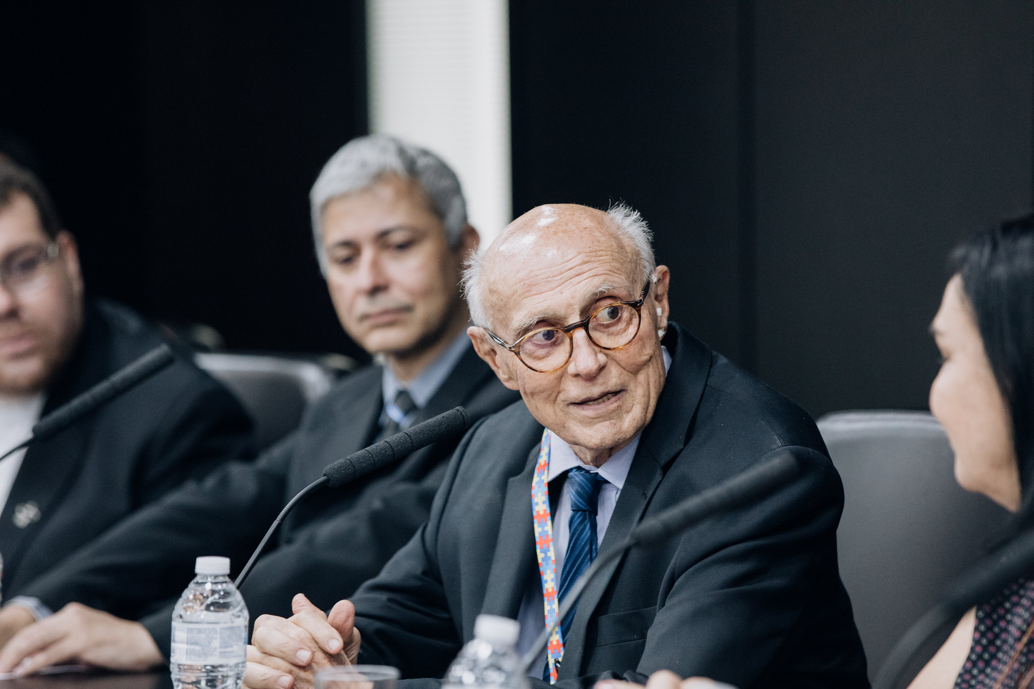 Dep. Eduardo Suplicy: justiça social<a style='float:right;color:#ccc' href='https://www3.al.sp.gov.br/repositorio/noticia/N-04-2025/fg342650.jpg' target=_blank><i class='bi bi-zoom-in'></i> Clique para ver a imagem </a>