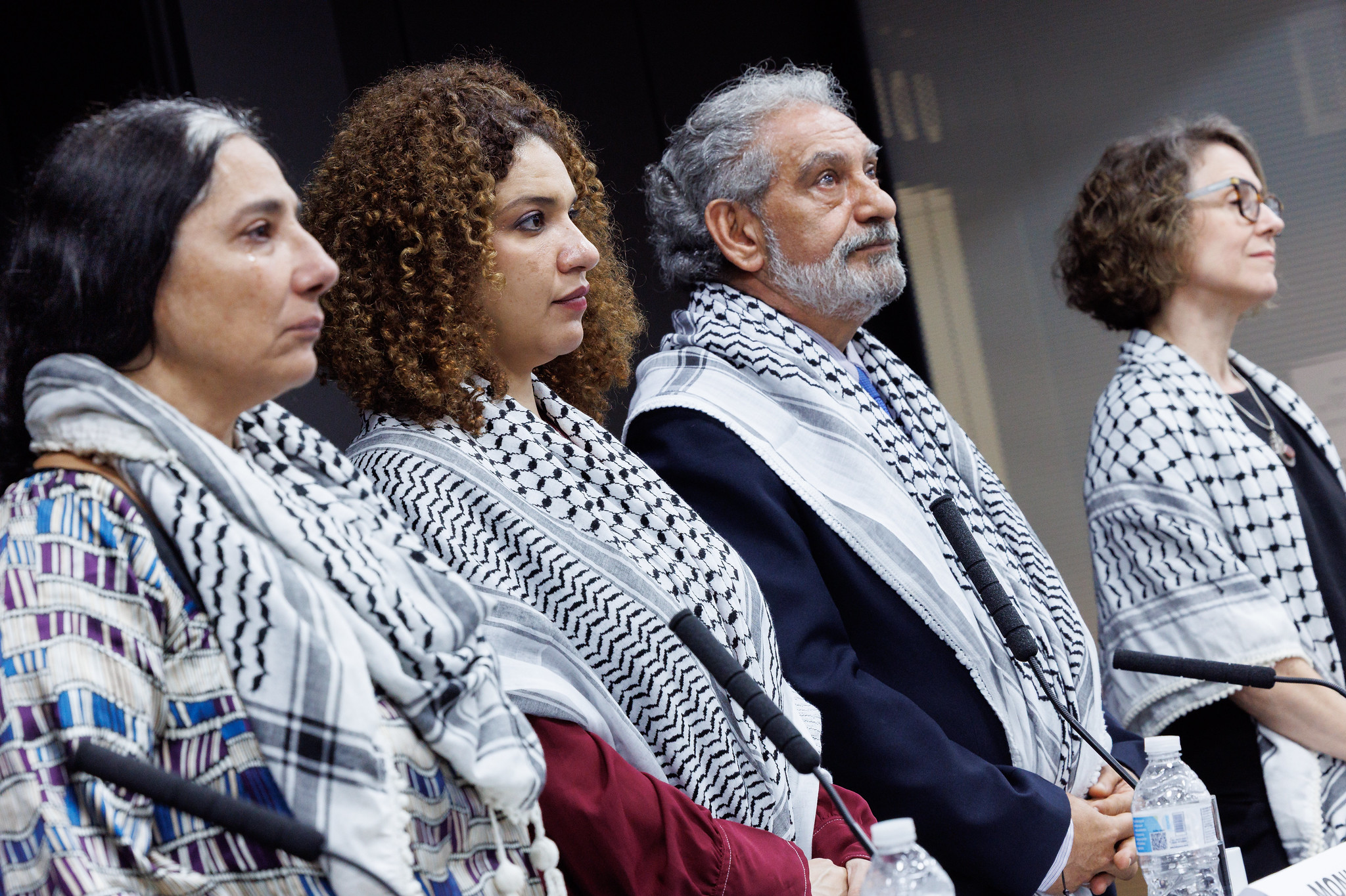 Solenidade reuniu comunidade e especialistas<a style='float:right;color:#ccc' href='https://www3.al.sp.gov.br/repositorio/noticia/N-04-2025/fg342833.jpg' target=_blank><i class='bi bi-zoom-in'></i> Clique para ver a imagem </a>