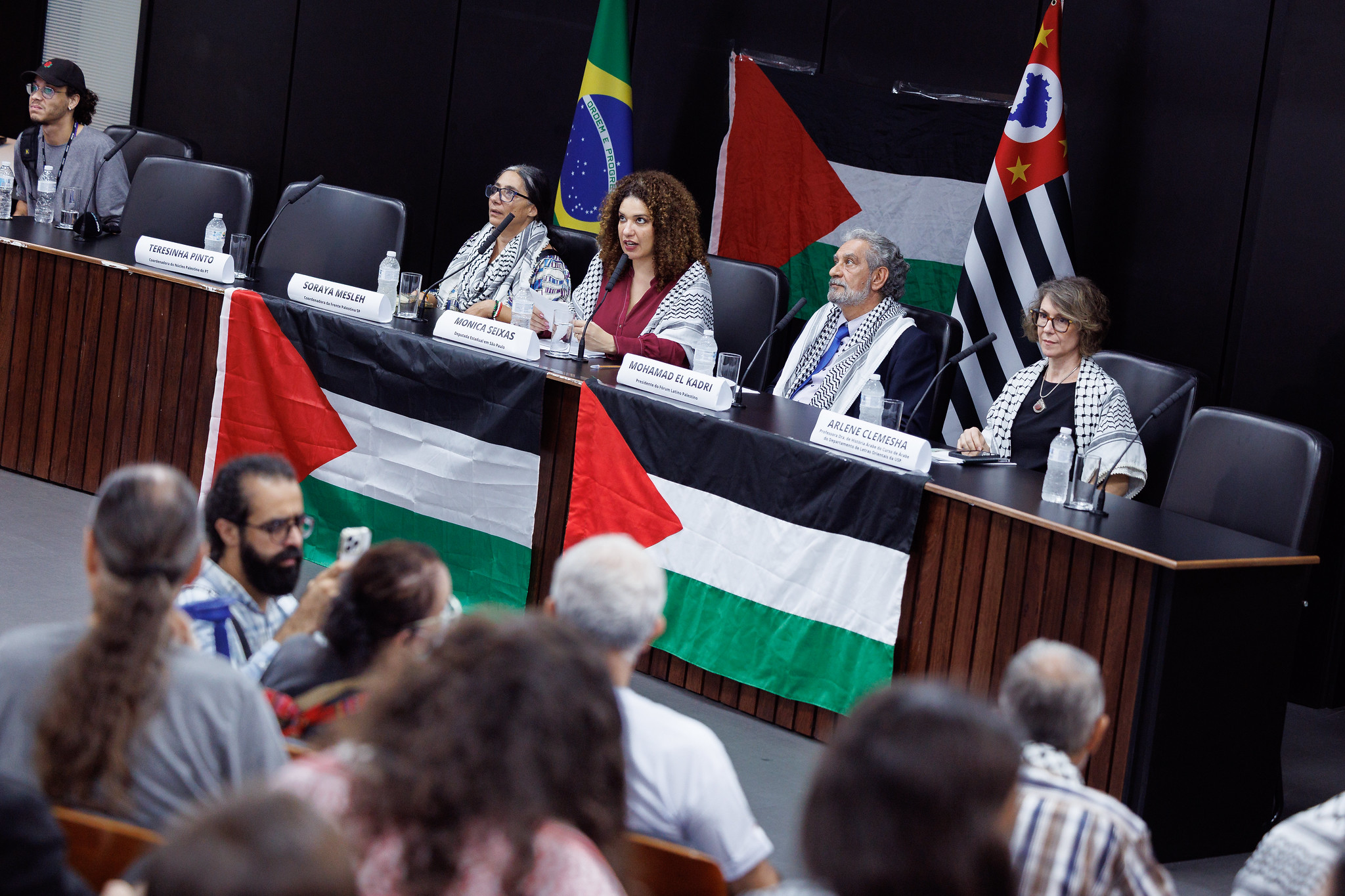 Evento na Alesp celebra Dia da Terra Palestina<a style='float:right;color:#ccc' href='https://www3.al.sp.gov.br/repositorio/noticia/N-04-2025/fg342841.jpg' target=_blank><i class='bi bi-zoom-in'></i> Clique para ver a imagem </a>