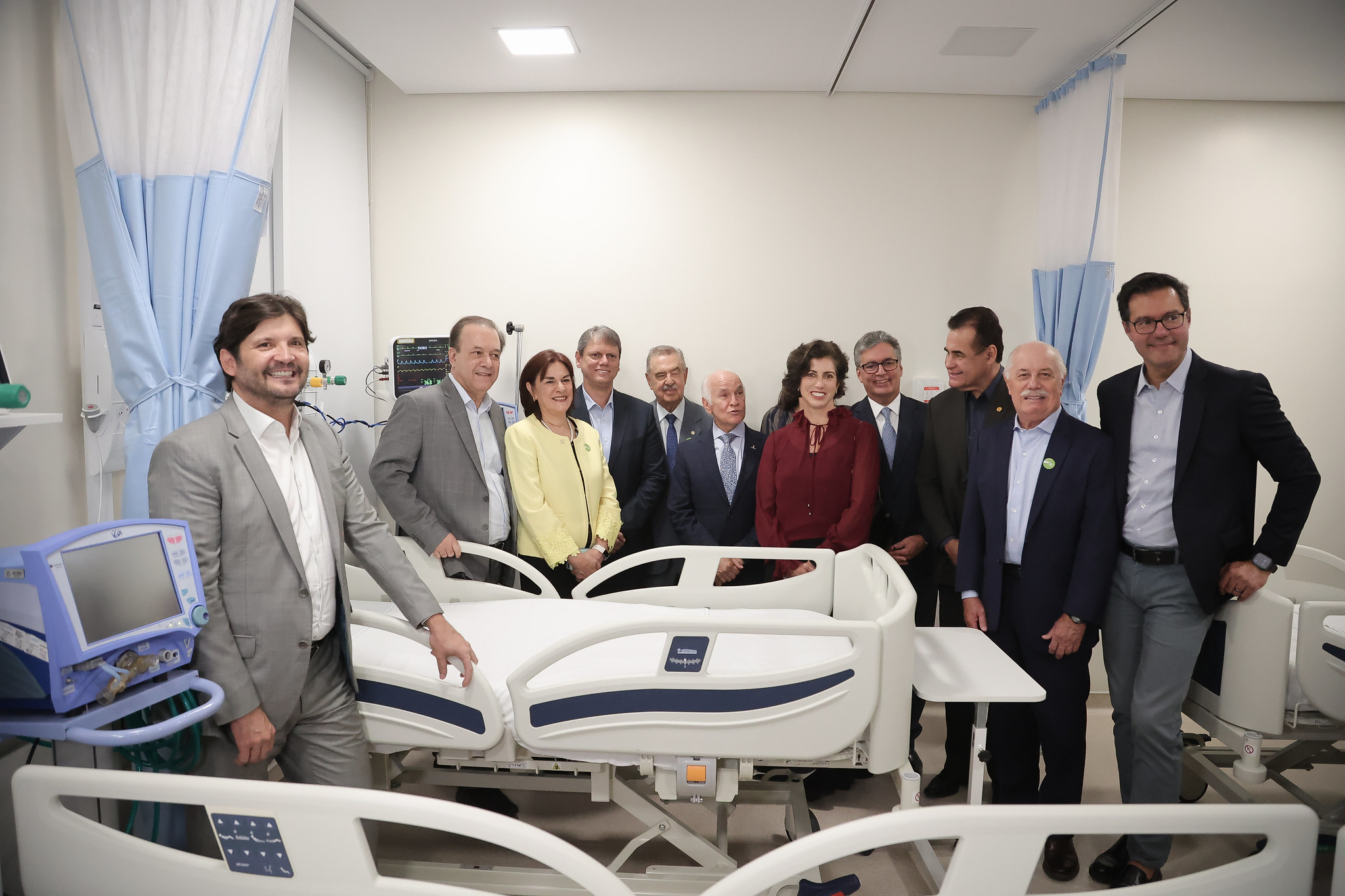 Santa Casa de So Paulo inaugura novas UTIs<a style='float:right;color:#ccc' href='https://www3.al.sp.gov.br/repositorio/noticia/N-04-2025/fg343043.jpg' target=_blank><i class='bi bi-zoom-in'></i> Clique para ver a imagem </a>