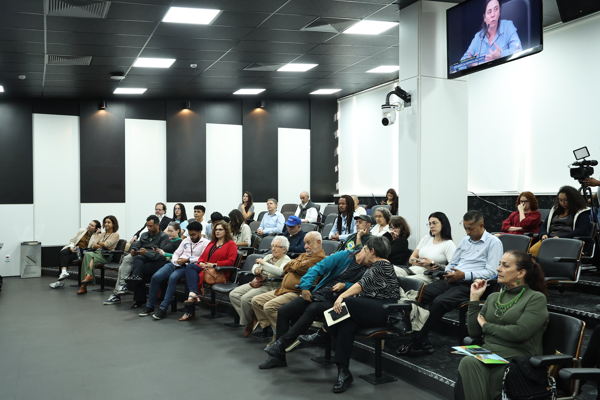 Especialistas e sociedade civil participaram <a style='float:right' href='https://www3.al.sp.gov.br/repositorio/noticia/N-04-2025/fg343749.jpg' target=_blank><img src='/_img/material-file-download-white.png' width='14px' alt='Clique para baixar a imagem'></a>