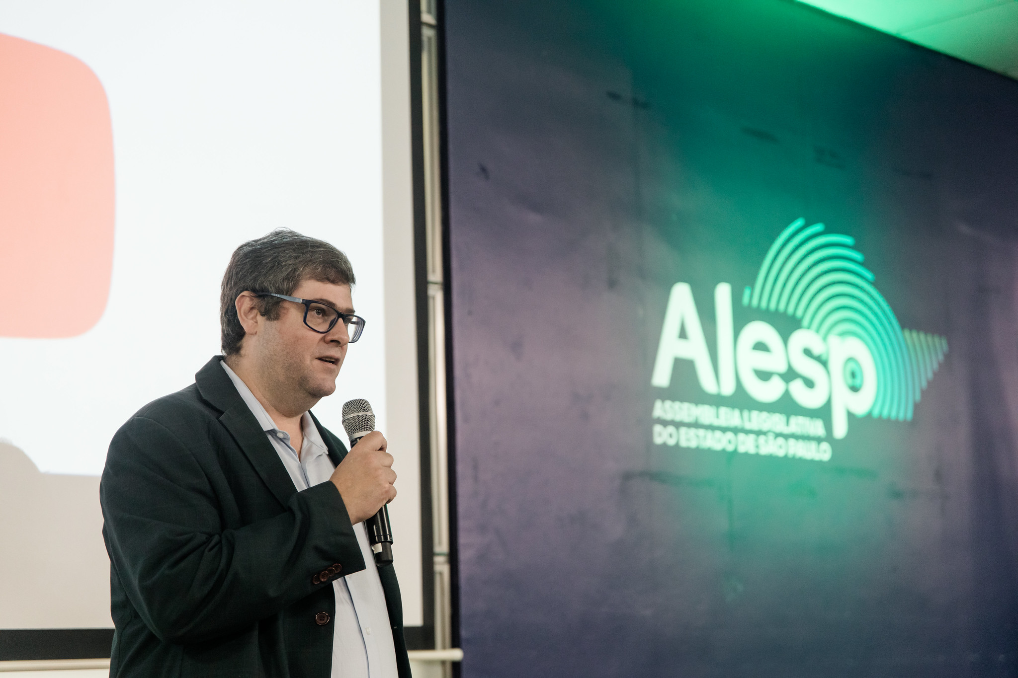 Matheus Granato: qualificação<a style='float:right;color:#ccc' href='https://www3.al.sp.gov.br/repositorio/noticia/N-04-2025/fg344000.jpg' target=_blank><i class='bi bi-zoom-in'></i> Clique para ver a imagem </a>