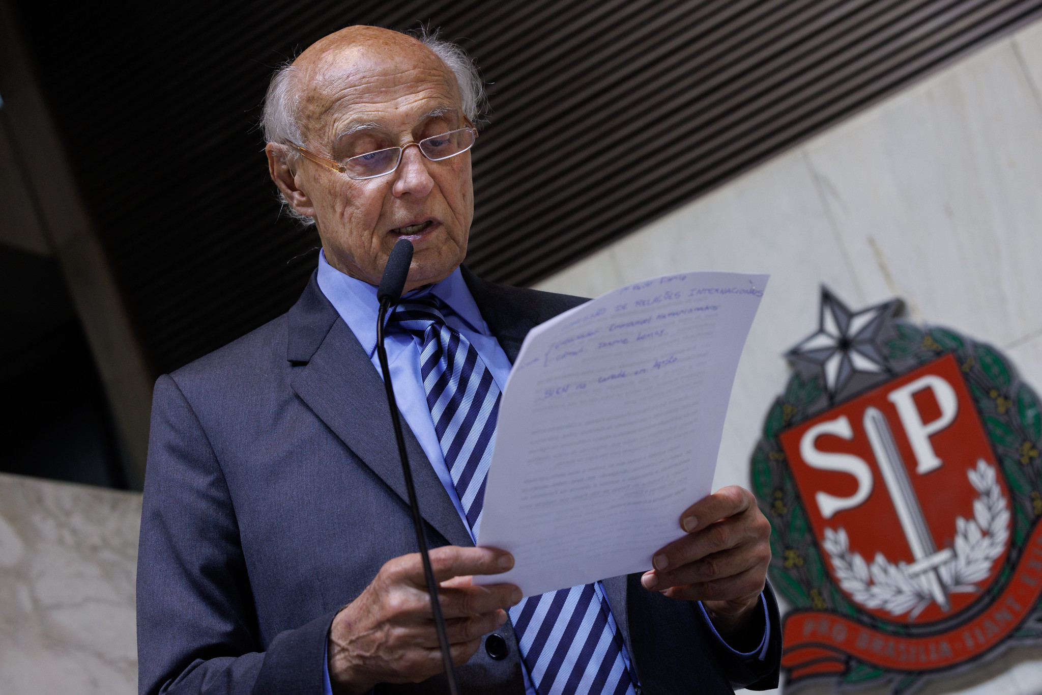 Deputado Eduardo Suplicy<a style='float:right;color:#ccc' href='https://www3.al.sp.gov.br/repositorio/noticia/N-04-2026/fg362738.jpg' target=_blank><i class='bi bi-zoom-in'></i> Clique para ver a imagem </a>