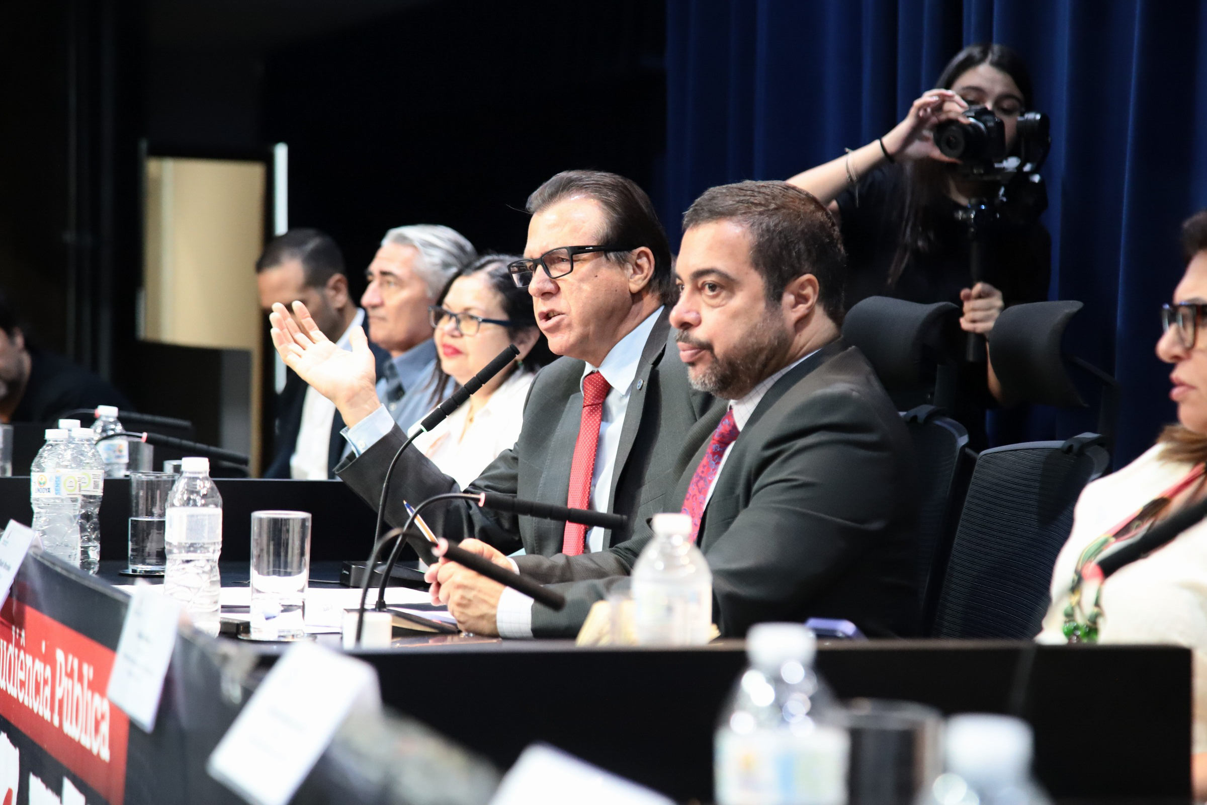 Evento realizado na Alesp<a style='float:right' href='https://www3.al.sp.gov.br/repositorio/noticia/N-04-2026/fg362747.jpg' target=_blank><img src='/_img/material-file-download-white.png' width='14px' alt='Clique para baixar a imagem'></a>