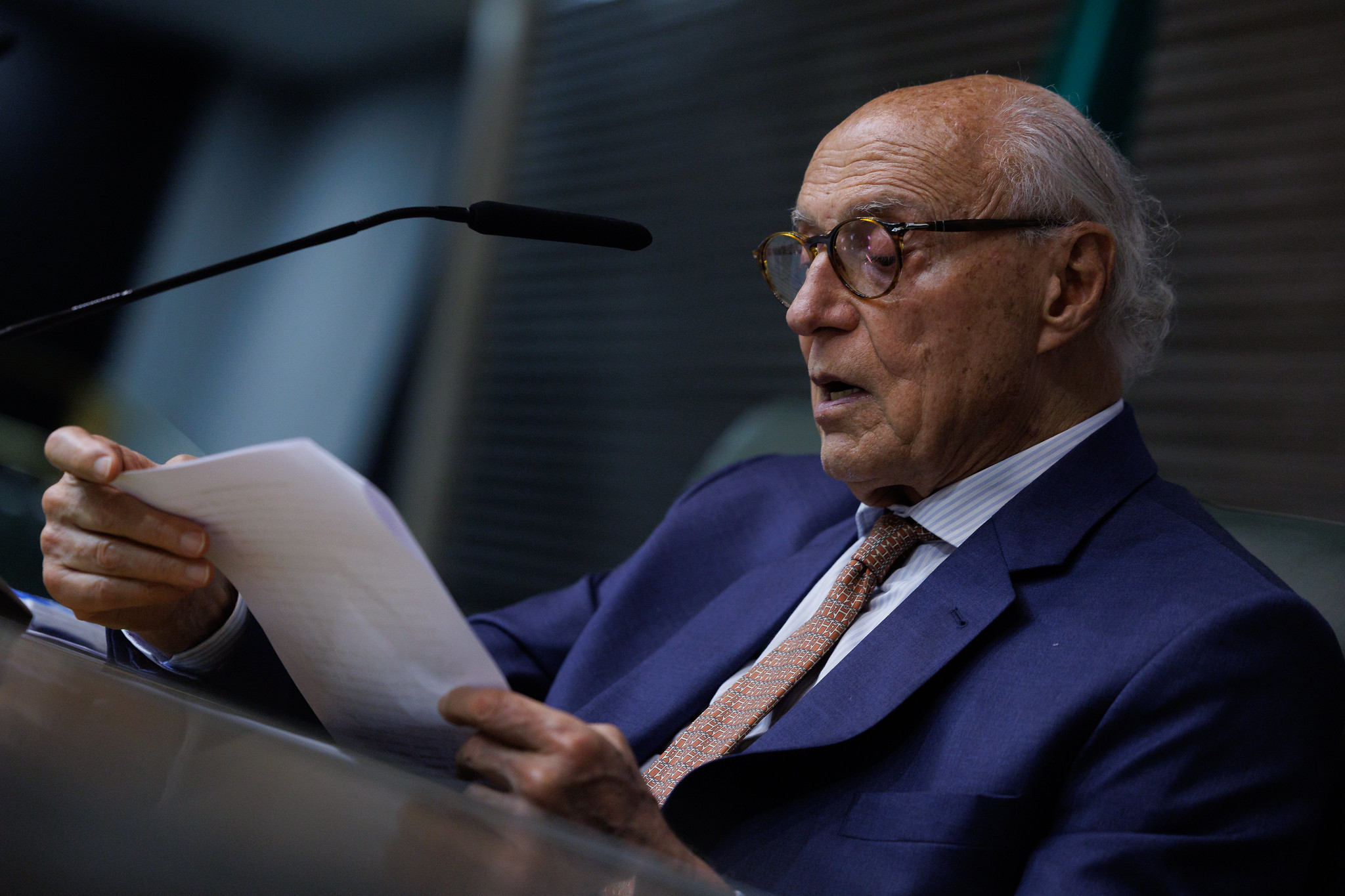 Eduardo Suplicy (PT)<a style='float:right;color:#ccc' href='https://www3.al.sp.gov.br/repositorio/noticia/N-04-2026/fg362792.jpg' target=_blank><i class='bi bi-zoom-in'></i> Clique para ver a imagem </a>