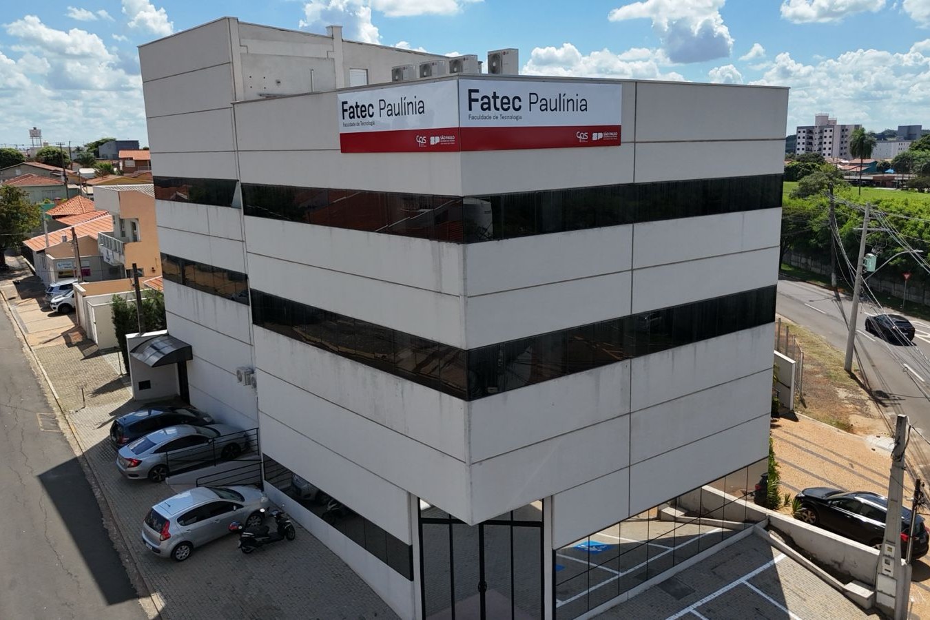 Fatec de Paul�nia � inaugurada<a style='float:right;color:#ccc' href='https://www3.al.sp.gov.br/repositorio/noticia/N-04-2026/fg363000.jpeg' target=_blank><i class='bi bi-zoom-in'></i> Clique para ver a imagem </a>