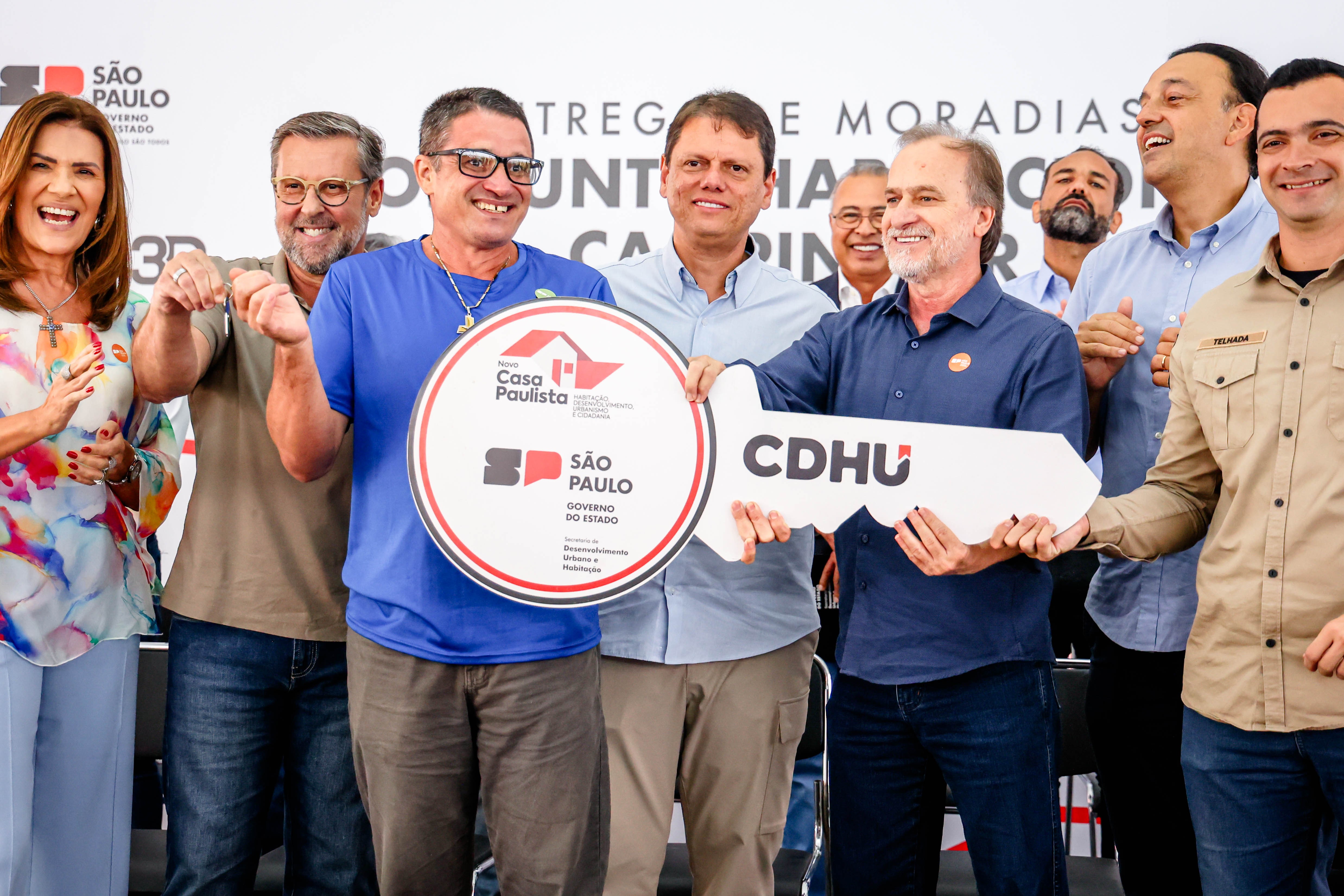 Solenidade de entrega casa pr�pria<a style='float:right' href='https://www3.al.sp.gov.br/repositorio/noticia/N-04-2026/fg363095.jpg' target=_blank><img src='/_img/material-file-download-white.png' width='14px' alt='Clique para baixar a imagem'></a>