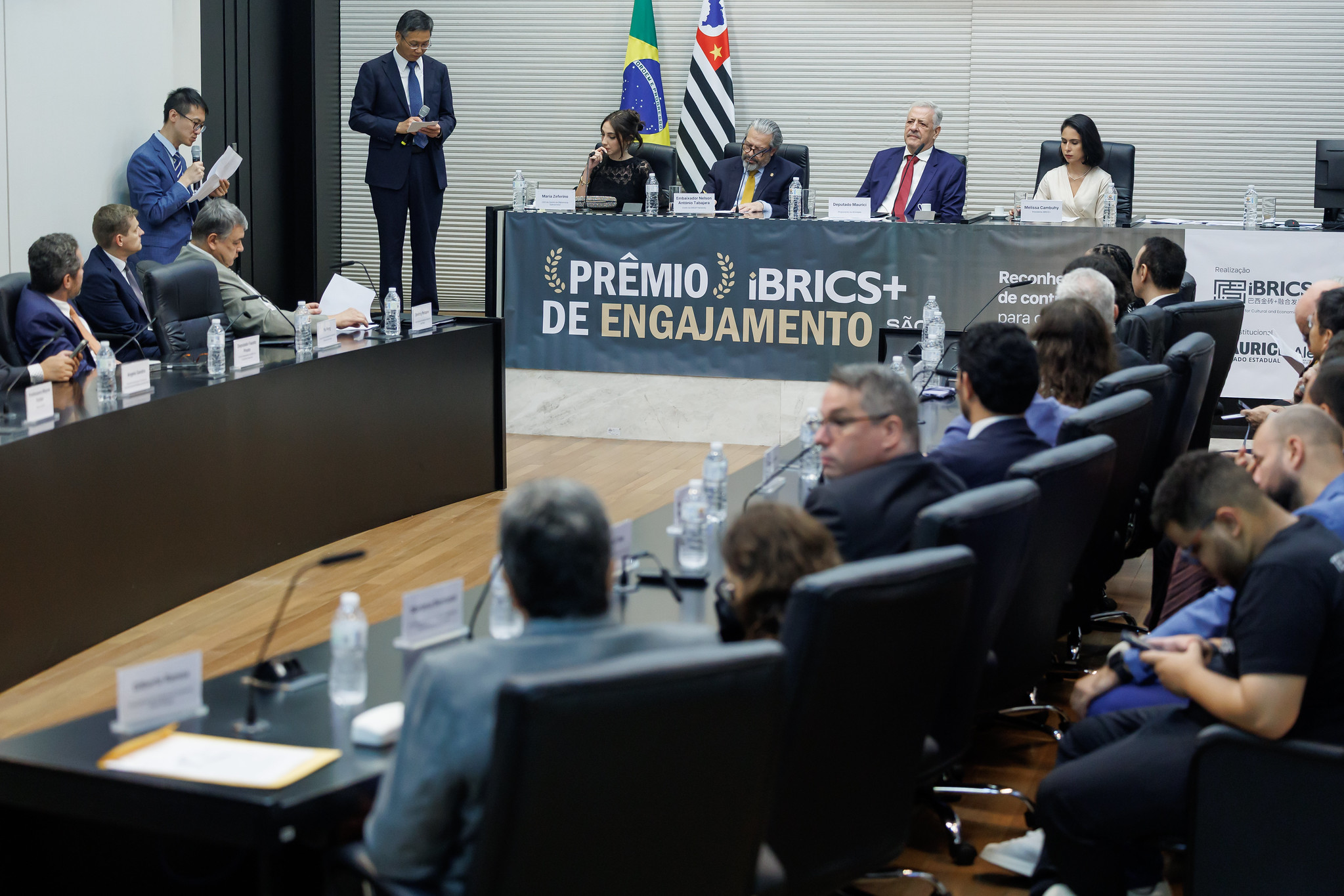 Personalidades atuaram em prol da agenda do Brics<a style='float:right' href='https://www3.al.sp.gov.br/repositorio/noticia/N-04-2026/fg363097.jpg' target=_blank><img src='/_img/material-file-download-white.png' width='14px' alt='Clique para baixar a imagem'></a>