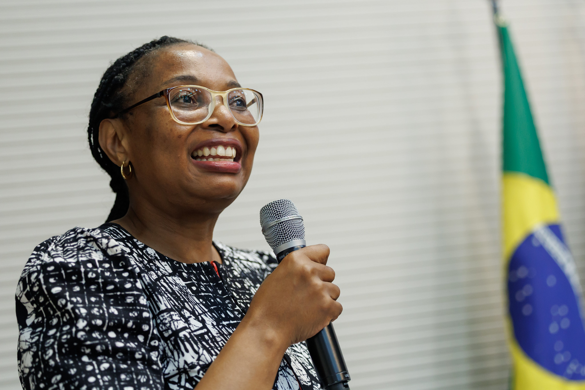 Tinyiko Kumalo: papel crucial da diplomacia subnacional<a style='float:right' href='https://www3.al.sp.gov.br/repositorio/noticia/N-04-2026/fg363110.jpg' target=_blank><img src='/_img/material-file-download-white.png' width='14px' alt='Clique para baixar a imagem'></a>