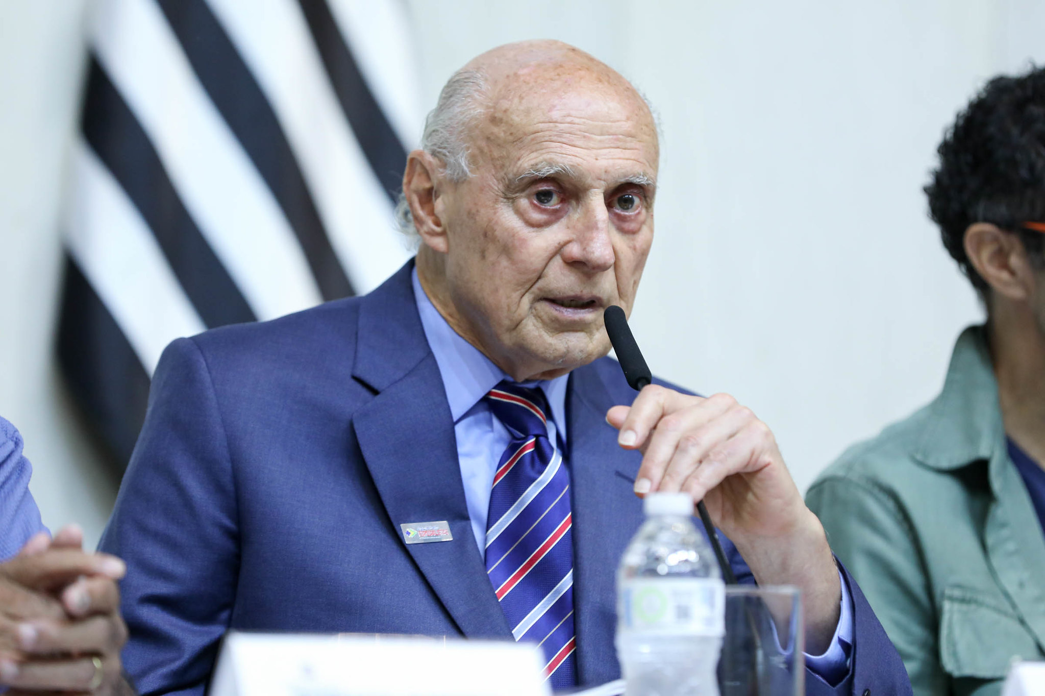 Suplicy: s�mbolo de luta pela vida<a style='float:right' href='https://www3.al.sp.gov.br/repositorio/noticia/N-04-2026/fg363144.jpg' target=_blank><img src='/_img/material-file-download-white.png' width='14px' alt='Clique para baixar a imagem'></a>