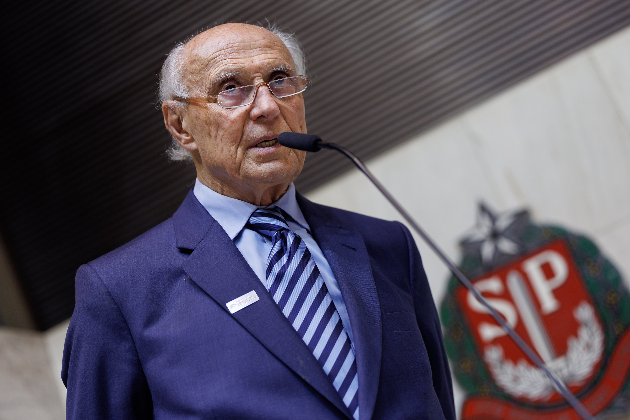 Eduardo Suplicy (PT): renda b�sica e MEC Livros<a style='float:right;color:#ccc' href='https://www3.al.sp.gov.br/repositorio/noticia/N-04-2026/fg363250.jpg' target=_blank><i class='bi bi-zoom-in'></i> Clique para ver a imagem </a>