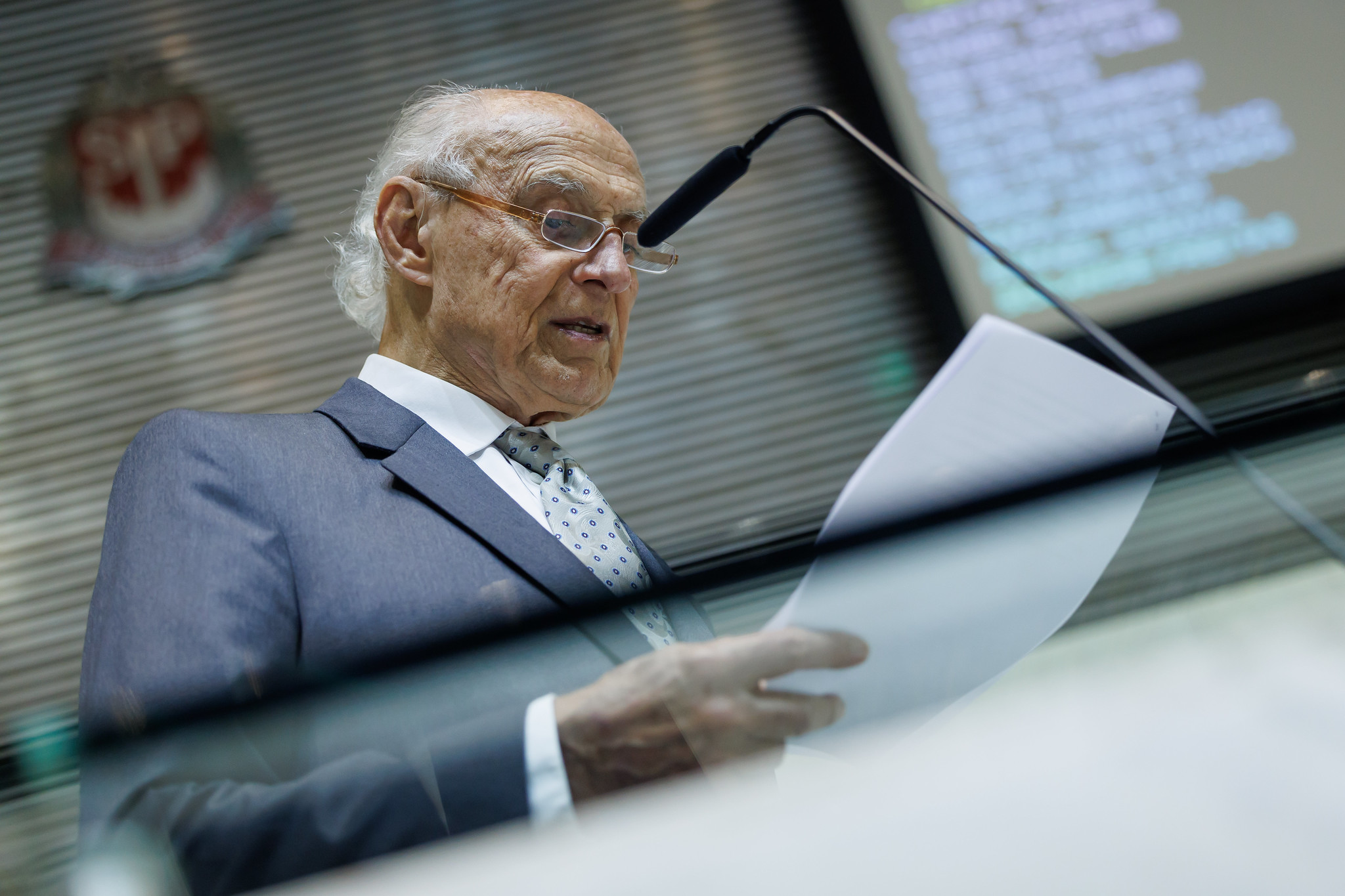 Eduardo Suplicy (PT): viol�ncia policial<a style='float:right;color:#ccc' href='https://www3.al.sp.gov.br/repositorio/noticia/N-04-2026/fg363307.jpg' target=_blank><i class='bi bi-zoom-in'></i> Clique para ver a imagem </a>