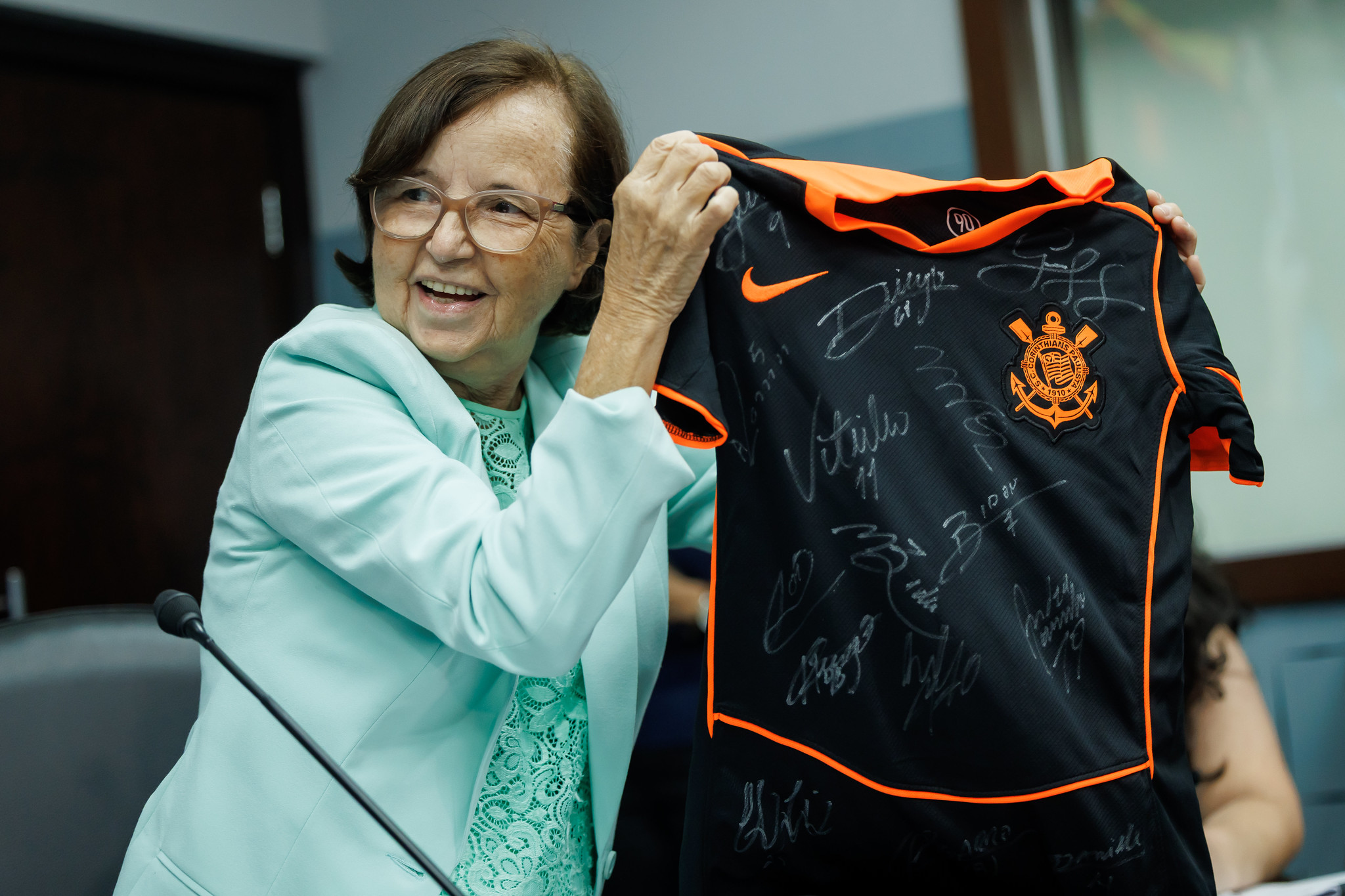 Edna Flor: pres. C�mara de Ara�atuba<a style='float:right' href='https://www3.al.sp.gov.br/repositorio/noticia/N-04-2026/fg363373.jpg' target=_blank><img src='/_img/material-file-download-white.png' width='14px' alt='Clique para baixar a imagem'></a>