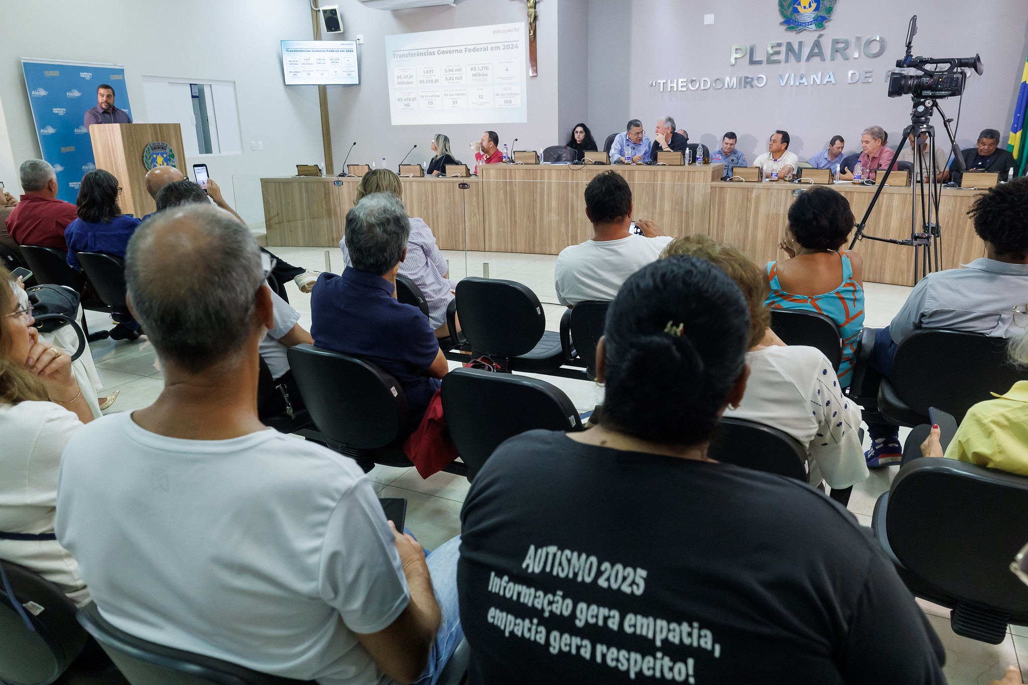 Autismo e moradia pautaram reuni�o<a style='float:right;color:#ccc' href='https://www3.al.sp.gov.br/repositorio/noticia/N-04-2026/fg363384.jpg' target=_blank><i class='bi bi-zoom-in'></i> Clique para ver a imagem </a>