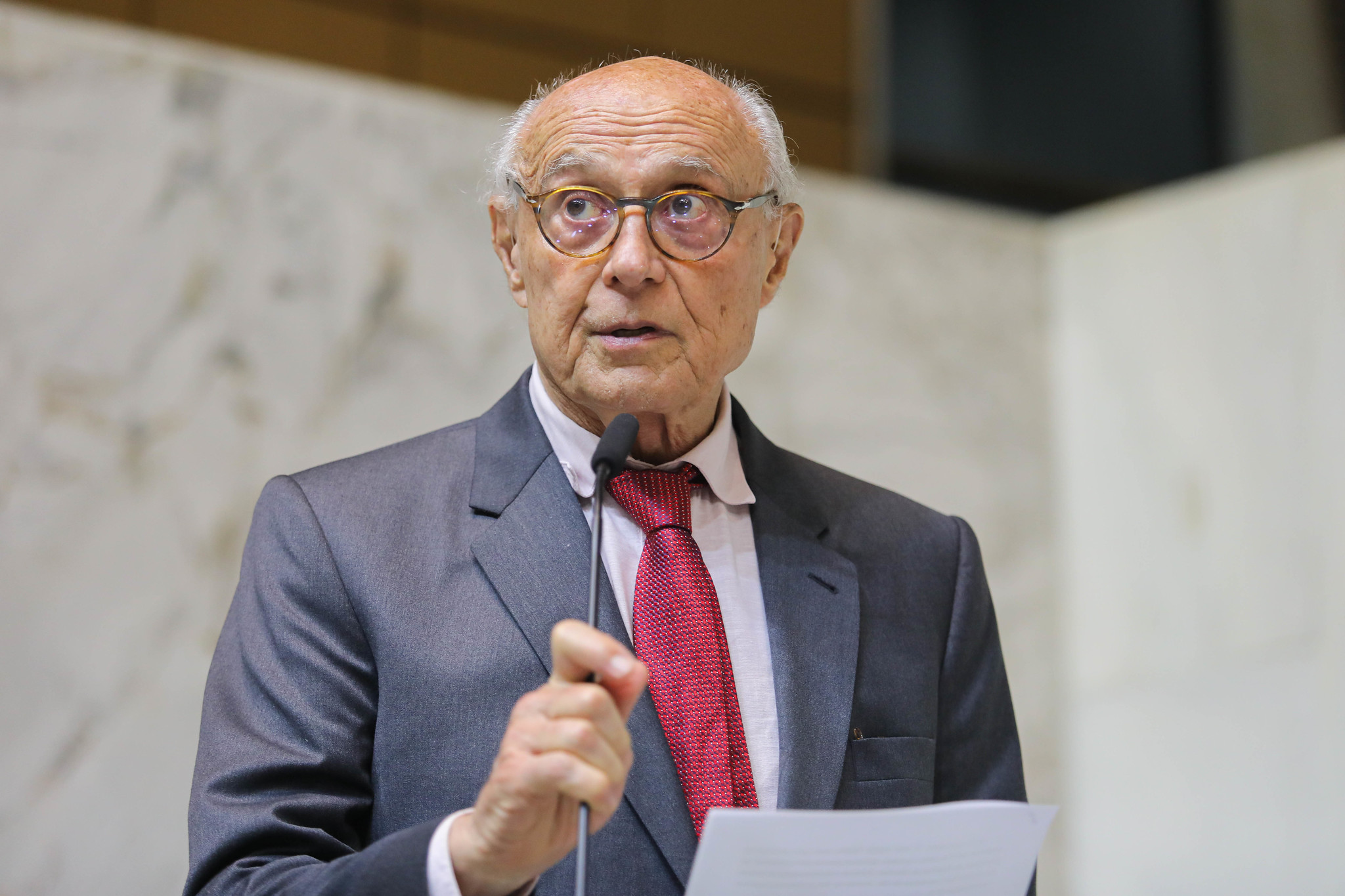 Deputado Eduardo Suplicy<a style='float:right;color:#ccc' href='https://www3.al.sp.gov.br/repositorio/noticia/N-04-2026/fg363482.jpg' target=_blank><i class='bi bi-zoom-in'></i> Clique para ver a imagem </a>