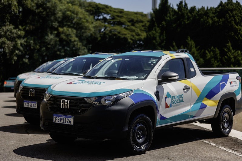 Estado entrega novos ve�culos<a style='float:right' href='https://www3.al.sp.gov.br/repositorio/noticia/N-04-2026/fg363523.jpg' target=_blank><img src='/_img/material-file-download-white.png' width='14px' alt='Clique para baixar a imagem'></a>