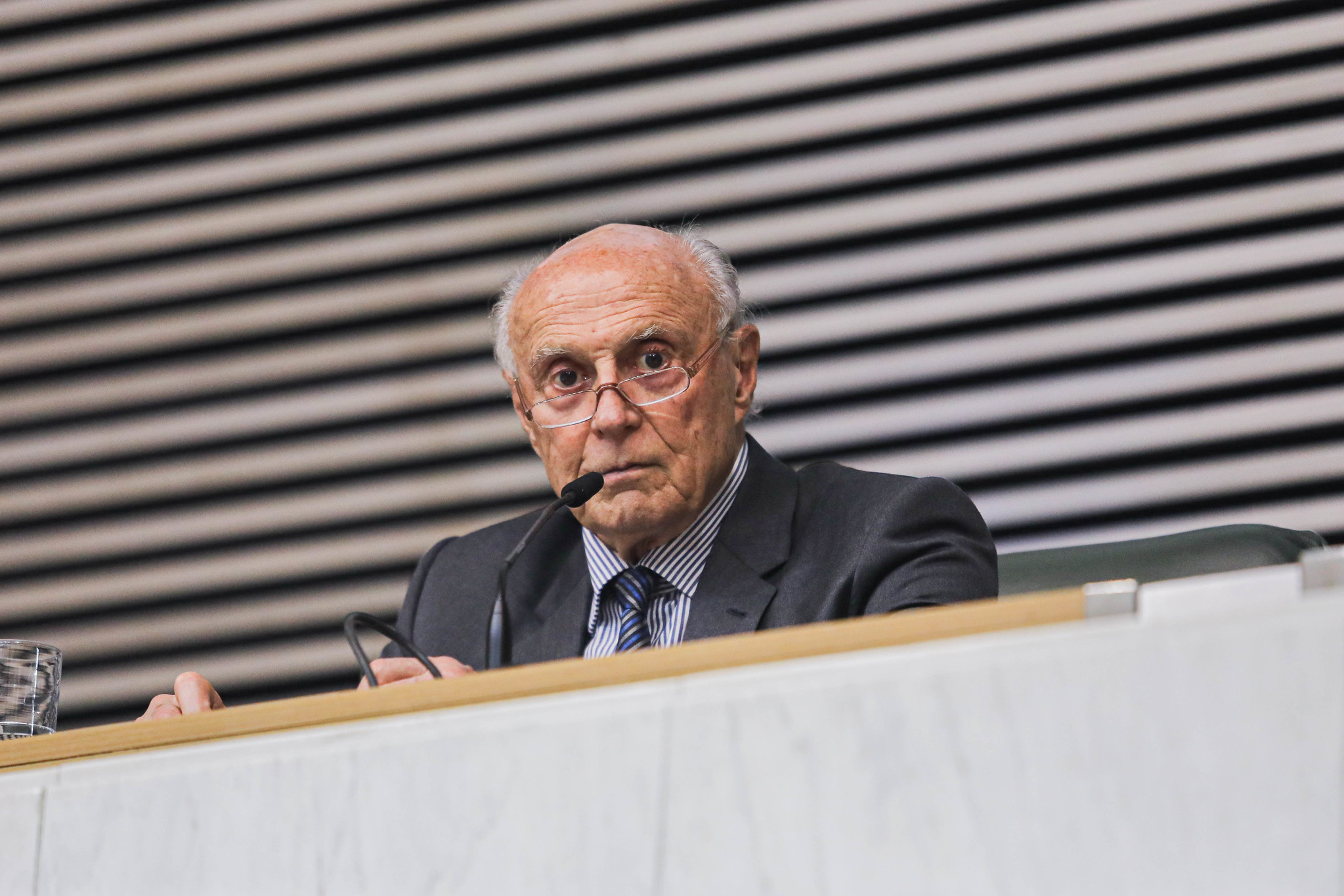 Eduardo Suplicy (PT)<a style='float:right;color:#ccc' href='https://www3.al.sp.gov.br/repositorio/noticia/N-04-2026/fg363559.jpg' target=_blank><i class='bi bi-zoom-in'></i> Clique para ver a imagem </a>