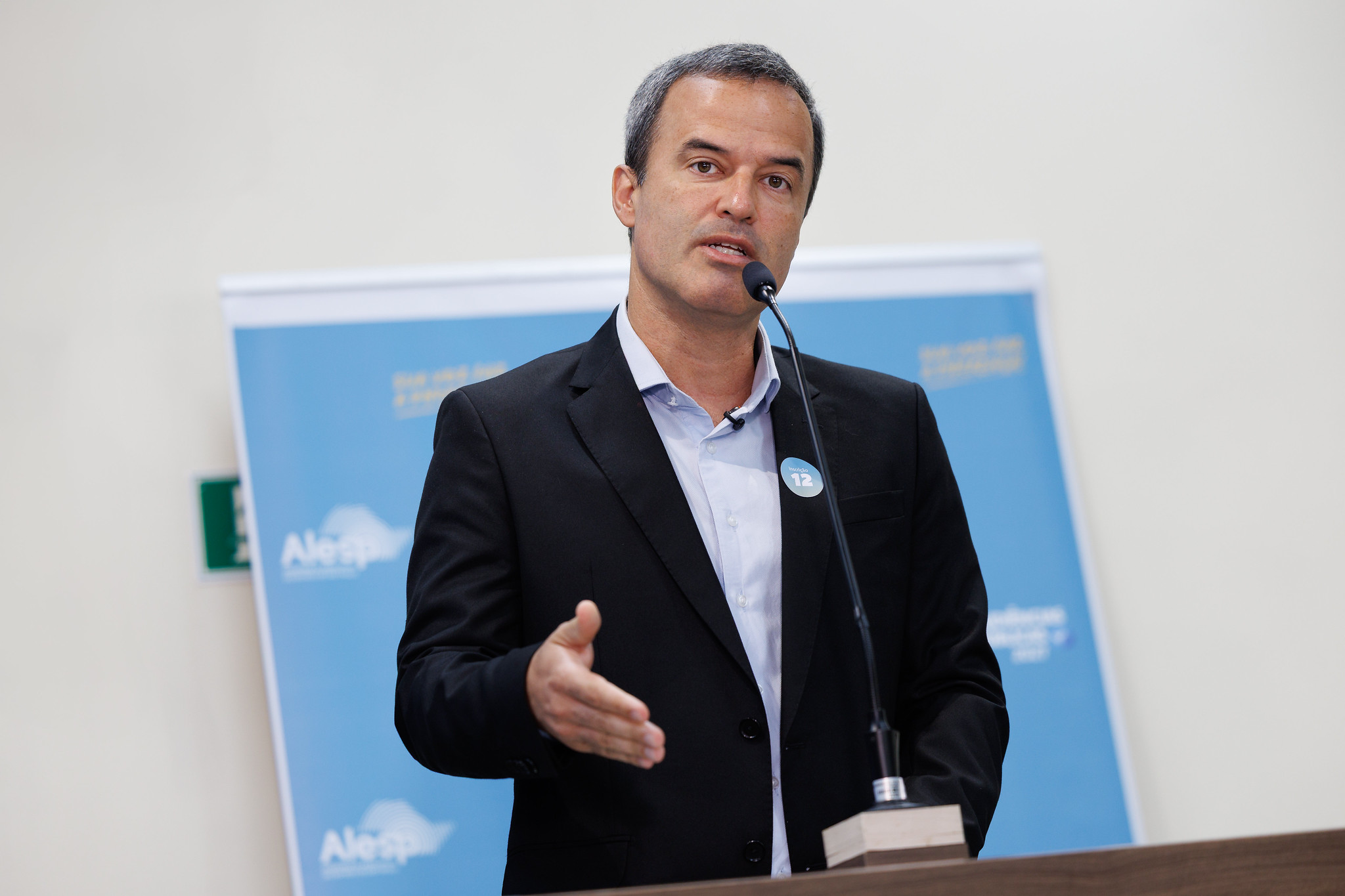 Prefeito de Peru�be, Felipe Bernardo<a style='float:right' href='https://www3.al.sp.gov.br/repositorio/noticia/N-04-2026/fg363630.jpg' target=_blank><img src='/_img/material-file-download-white.png' width='14px' alt='Clique para baixar a imagem'></a>