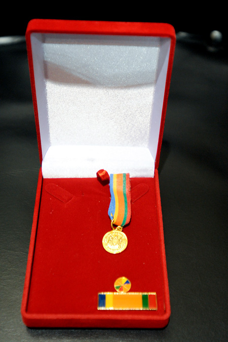 Medalha<a style='float:right;color:#ccc' href='https://www3.al.sp.gov.br/repositorio/noticia/N-05-2012/fg114000.jpg' target=_blank><i class='bi bi-zoom-in'></i> Clique para ver a imagem </a>