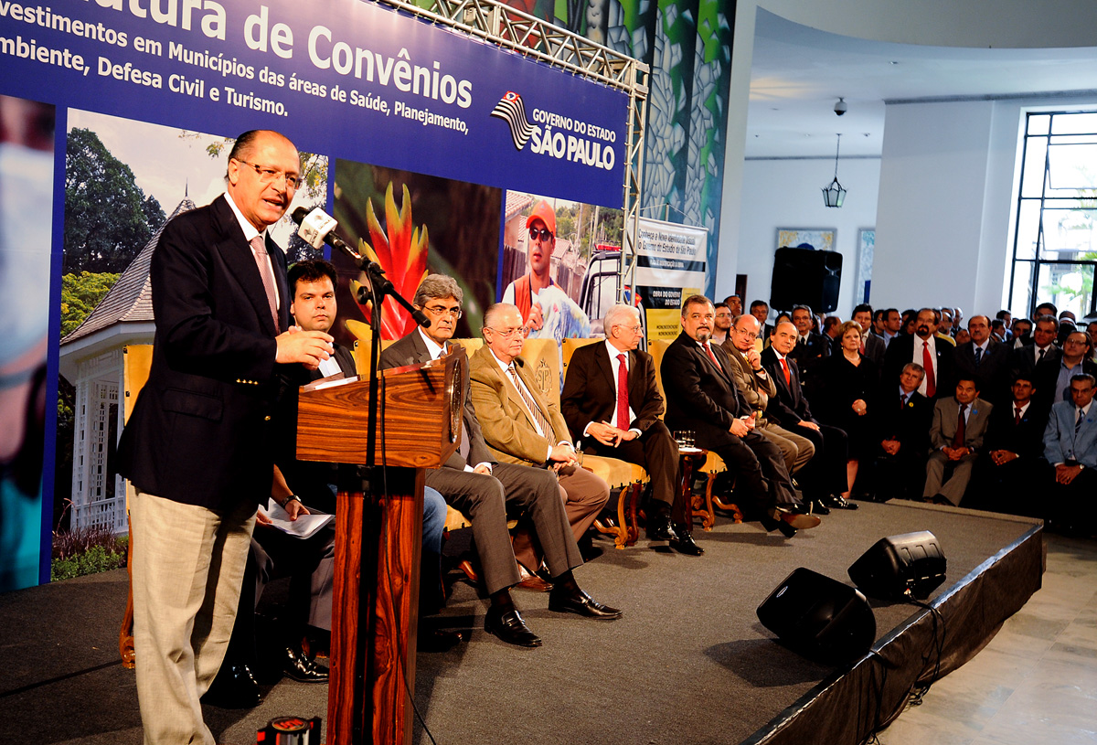 Geraldo Alckmin<a style='float:right;color:#ccc' href='https://www3.al.sp.gov.br/repositorio/noticia/N-05-2012/fg114104.jpg' target=_blank><i class='bi bi-zoom-in'></i> Clique para ver a imagem </a>