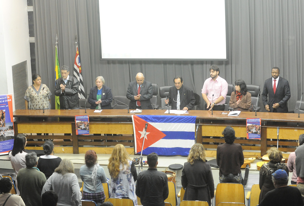 Frente Parlamentar de Solidariedade a Cuba<a style='float:right;color:#ccc' href='https://www3.al.sp.gov.br/repositorio/noticia/N-05-2012/fg114217.jpg' target=_blank><i class='bi bi-zoom-in'></i> Clique para ver a imagem </a>