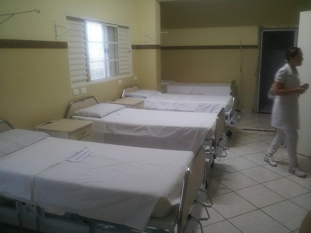 Novas camas hospitalares para hospital maternidade    <a style='float:right;color:#ccc' href='https://www3.al.sp.gov.br/repositorio/noticia/N-05-2012/fg114521.jpg' target=_blank><i class='bi bi-zoom-in'></i> Clique para ver a imagem </a>