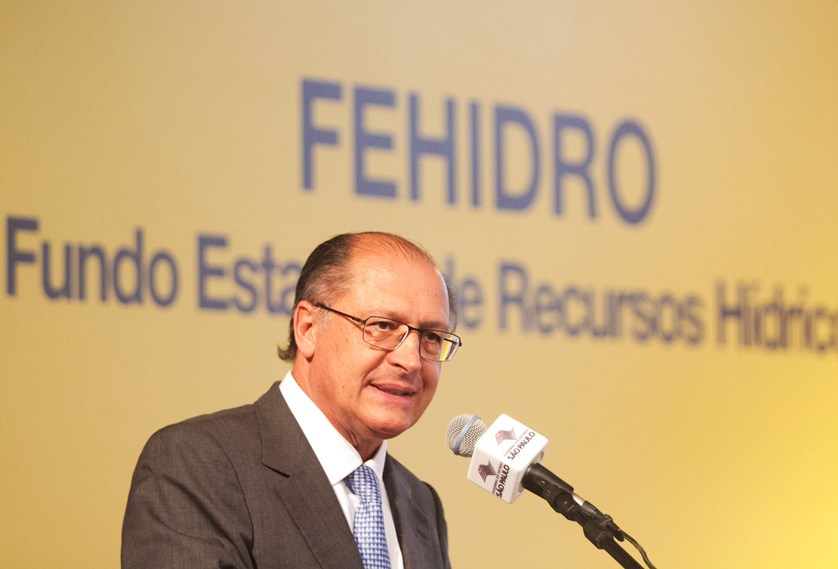 Governador Geraldo Alckmin<a style='float:right;color:#ccc' href='https://www3.al.sp.gov.br/repositorio/noticia/N-05-2013/fg125190.jpg' target=_blank><i class='bi bi-zoom-in'></i> Clique para ver a imagem </a>