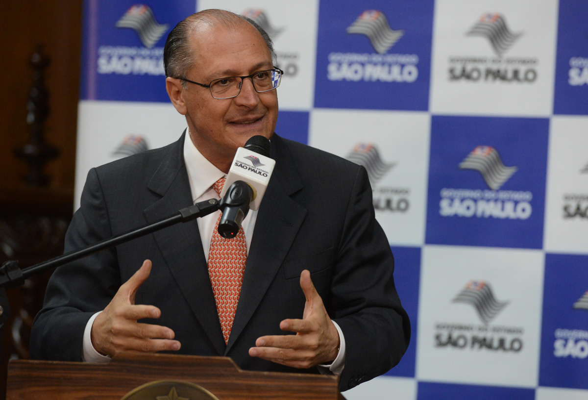 Governador Geraldo Alckmin<a style='float:right;color:#ccc' href='https://www3.al.sp.gov.br/repositorio/noticia/N-05-2013/fg125842.jpg' target=_blank><i class='bi bi-zoom-in'></i> Clique para ver a imagem </a>
