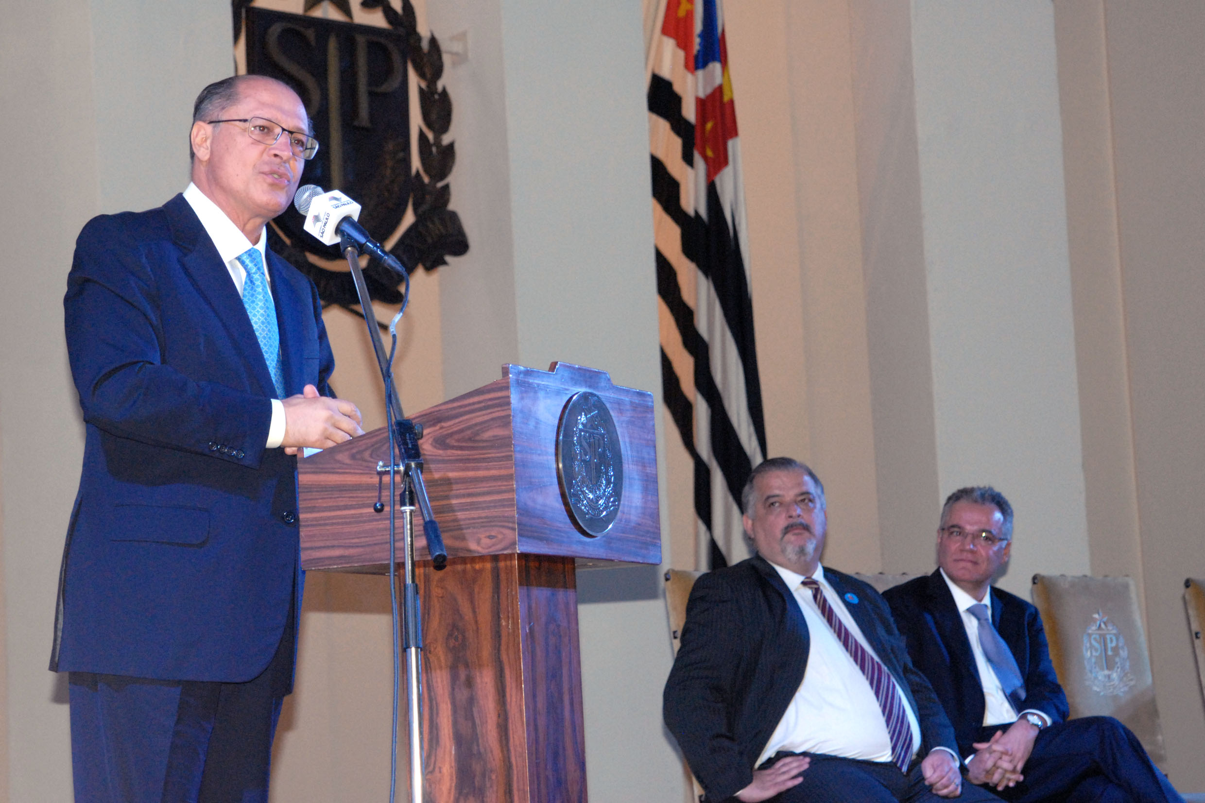 Governador Geraldo Alckmin discursa no evento <a style='float:right;color:#ccc' href='https://www3.al.sp.gov.br/repositorio/noticia/N-05-2014/fg162530.jpg' target=_blank><i class='bi bi-zoom-in'></i> Clique para ver a imagem </a>