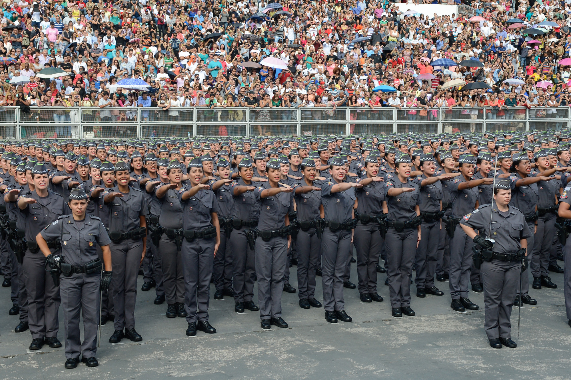 Formatura de soldados da Polcia Militar<a style='float:right;color:#ccc' href='https://www3.al.sp.gov.br/repositorio/noticia/N-05-2015/fg170964.jpg' target=_blank><i class='bi bi-zoom-in'></i> Clique para ver a imagem </a>