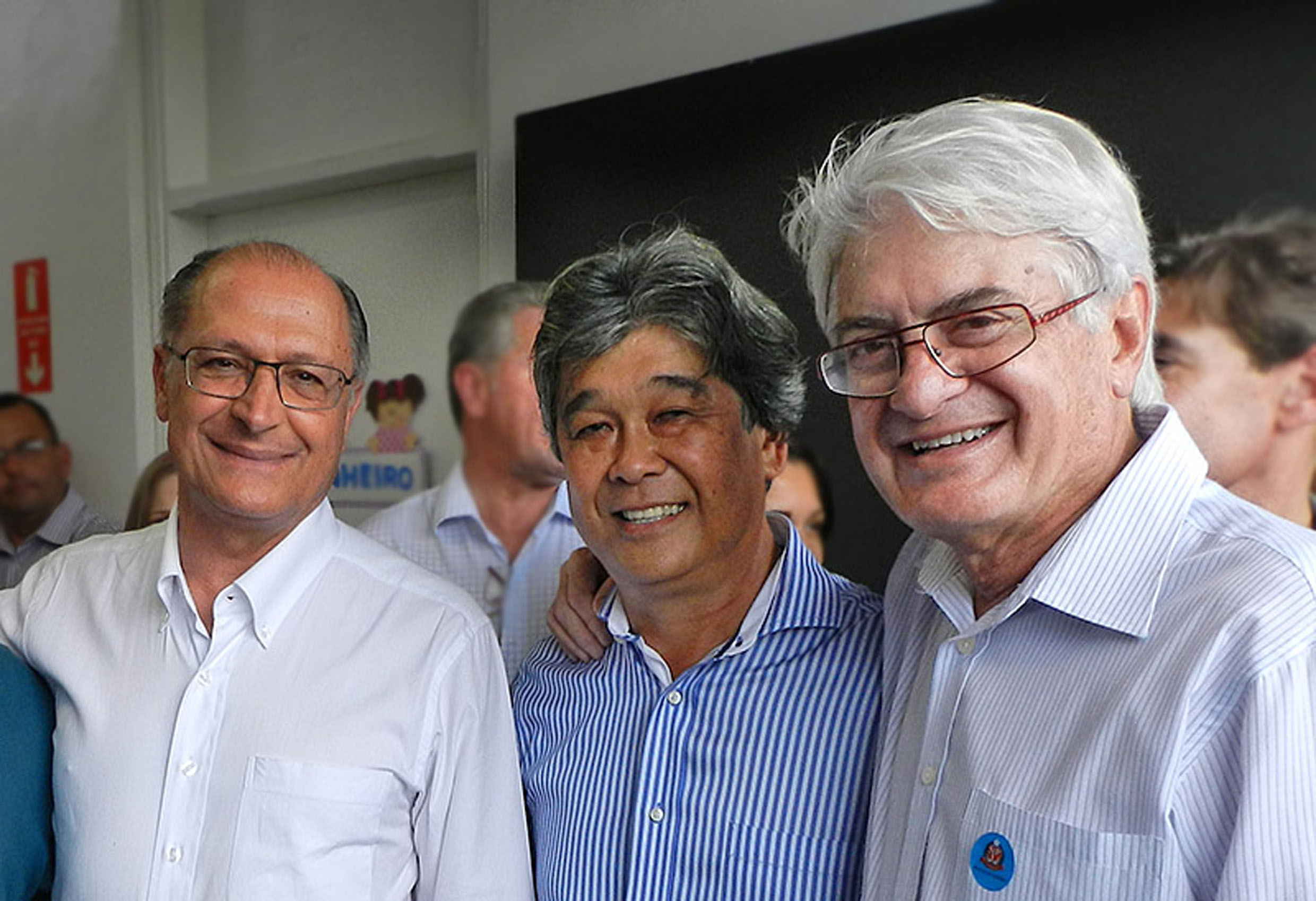 Geraldo Alckmin, Kati e Roberto Engler <a style='float:right;color:#ccc' href='https://www3.al.sp.gov.br/repositorio/noticia/N-05-2016/fg189580.jpg' target=_blank><i class='bi bi-zoom-in'></i> Clique para ver a imagem </a>
