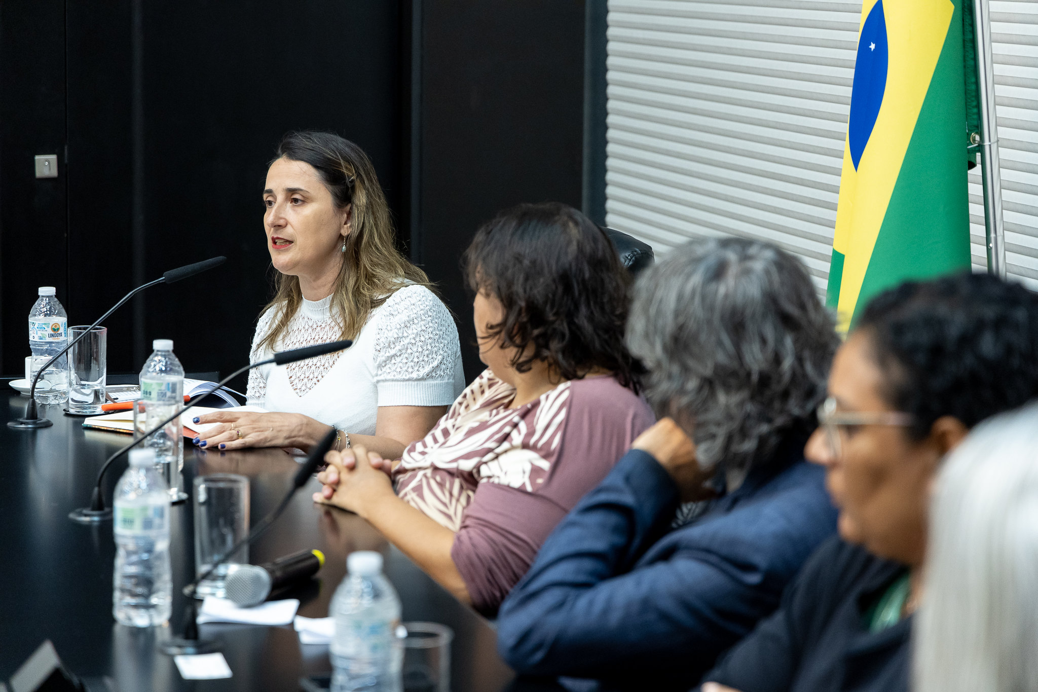 Simone Carleto diretora de escola em Guarulhos<a style='float:right;color:#ccc' href='https://www3.al.sp.gov.br/repositorio/noticia/N-05-2023/fg299831.jpg' target=_blank><i class='bi bi-zoom-in'></i> Clique para ver a imagem </a>