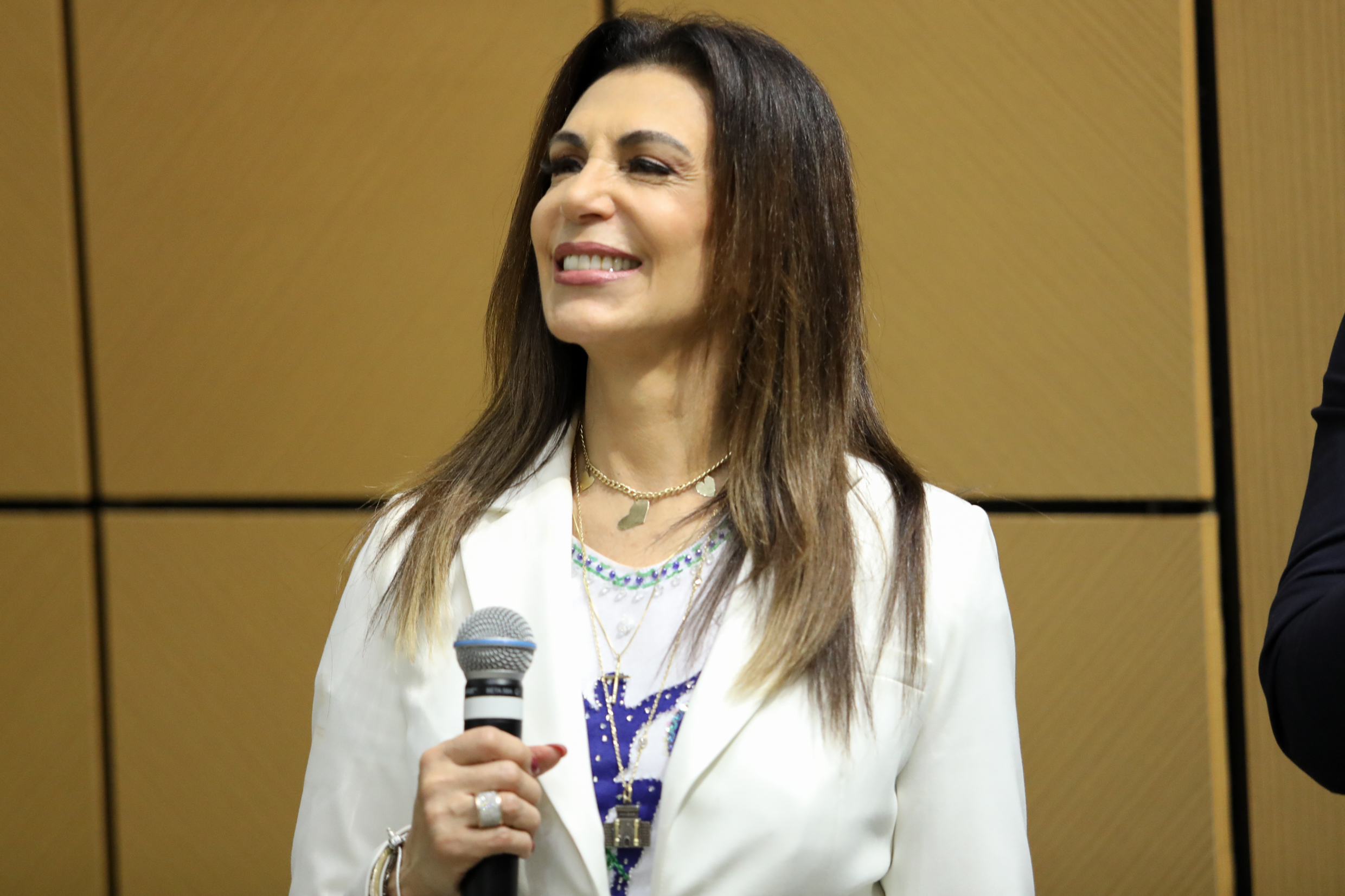 Bispa Sonia Hernandes esposa do homenageado<a style='float:right;color:#ccc' href='https://www3.al.sp.gov.br/repositorio/noticia/N-05-2023/fg300465.jpg' target=_blank><i class='bi bi-zoom-in'></i> Clique para ver a imagem </a>