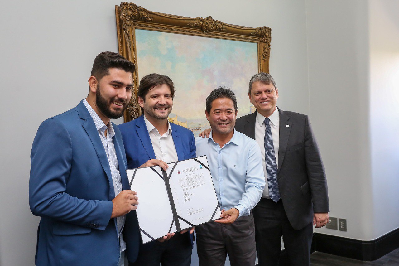 Deputado e presidente da Alesp André do Prado<a style='float:right;color:#ccc' href='https://www3.al.sp.gov.br/repositorio/noticia/N-05-2023/fg300480.jpeg' target=_blank><i class='bi bi-zoom-in'></i> Clique para ver a imagem </a>