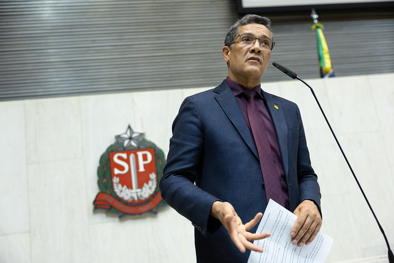 Sessão ordinária desta terça (30)<a style='float:right;color:#ccc' href='https://www3.al.sp.gov.br/repositorio/noticia/N-05-2023/fg302325.jpg' target=_blank><i class='bi bi-zoom-in'></i> Clique para ver a imagem </a>