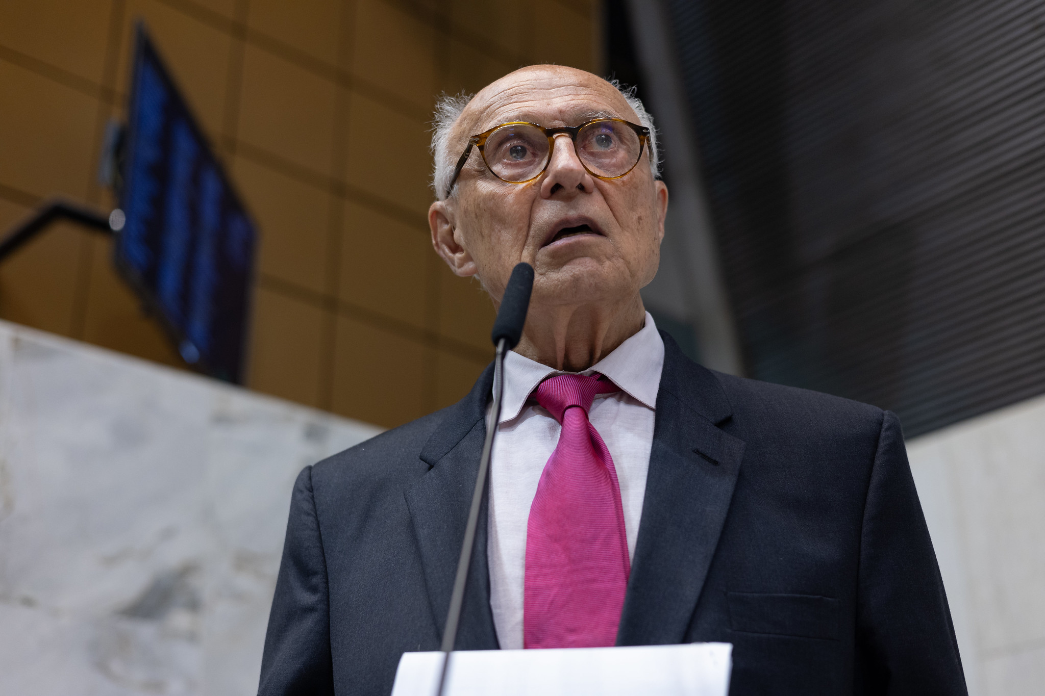 Deputado Eduardo Suplicy (PT)<a style='float:right;color:#ccc' href='https://www3.al.sp.gov.br/repositorio/noticia/N-05-2024/fg323439.jpg' target=_blank><i class='bi bi-zoom-in'></i> Clique para ver a imagem </a>