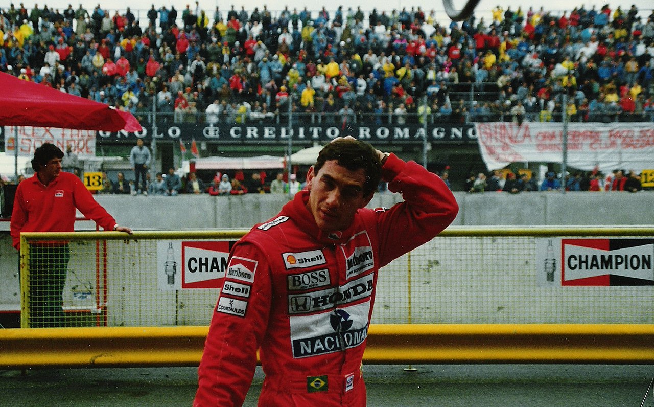 Ayrton Senna - Foto: Gabriela Pier Federici/CC<a style='float:right;color:#ccc' href='https://www3.al.sp.gov.br/repositorio/noticia/N-05-2024/fg323520.jpg' target=_blank><i class='bi bi-zoom-in'></i> Clique para ver a imagem </a>