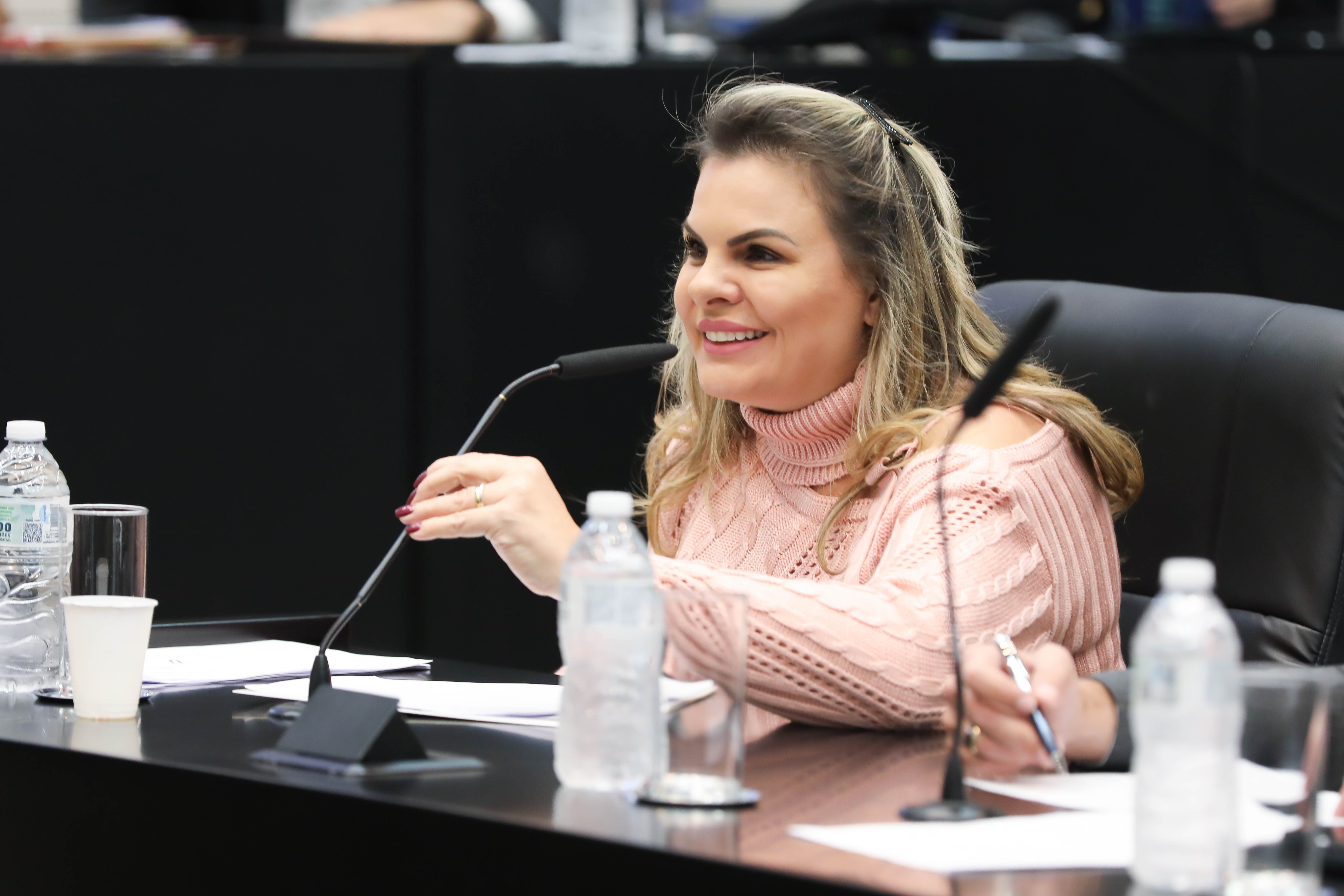 Carla Morando na Comisso de Infraestrutura<a style='float:right;color:#ccc' href='https://www3.al.sp.gov.br/repositorio/noticia/N-05-2024/fg324720.jpg' target=_blank><i class='bi bi-zoom-in'></i> Clique para ver a imagem </a>