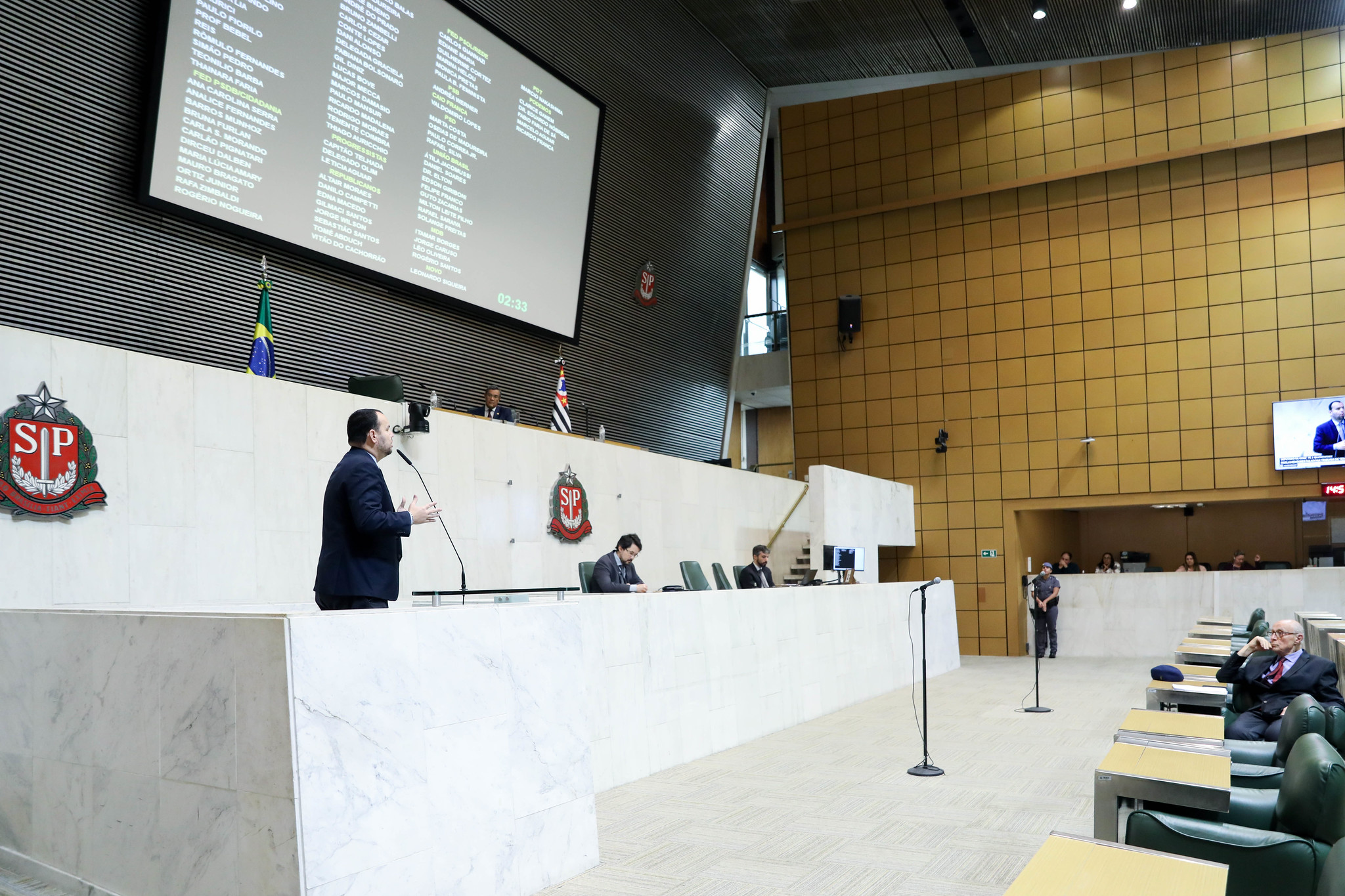 Parlamentares na 56ª Sessão Ordinária da Alesp<a style='float:right;color:#ccc' href='https://www3.al.sp.gov.br/repositorio/noticia/N-05-2025/fg344221.jpg' target=_blank><i class='bi bi-zoom-in'></i> Clique para ver a imagem </a>