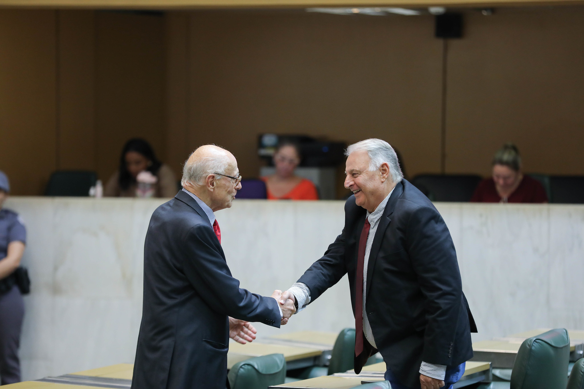 Deps. Eduardo Suplicy e Conte Lopes<a style='float:right;color:#ccc' href='https://www3.al.sp.gov.br/repositorio/noticia/N-05-2025/fg344840.jpg' target=_blank><i class='bi bi-zoom-in'></i> Clique para ver a imagem </a>