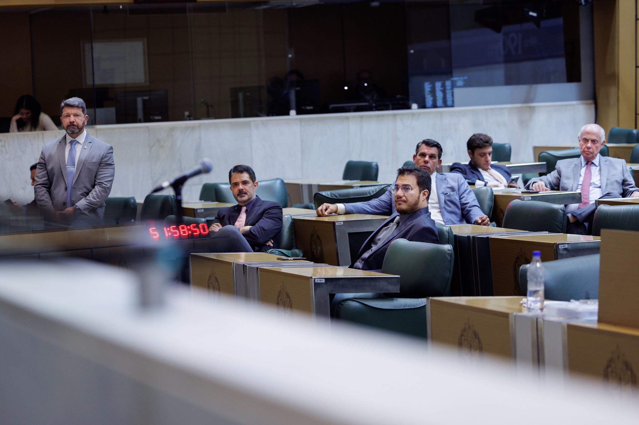 Parlamentares participam de discusso e votao<a style='float:right;color:#ccc' href='https://www3.al.sp.gov.br/repositorio/noticia/N-05-2025/fg344896.jpg' target=_blank><i class='bi bi-zoom-in'></i> Clique para ver a imagem </a>